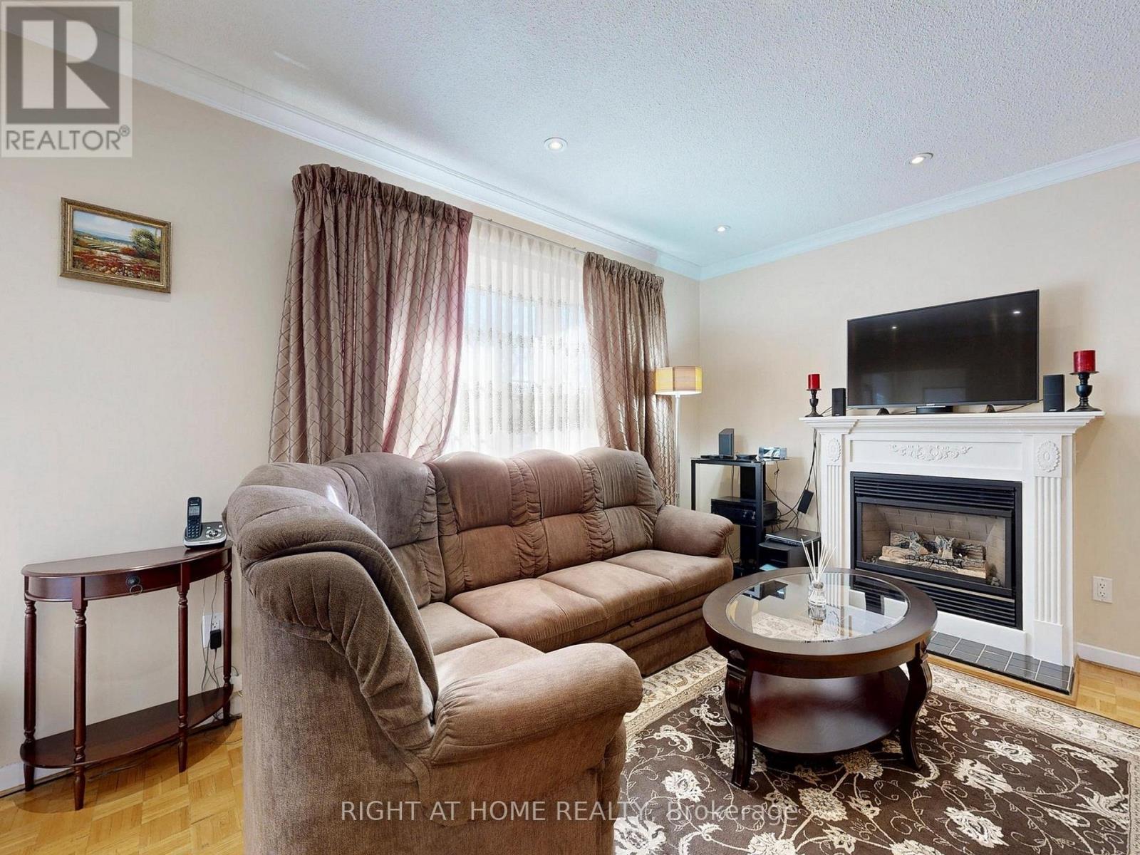 50 Rathfon Crescent, Richmond Hill, Ontario  L4C 5B7 - Photo 12 - N12977766