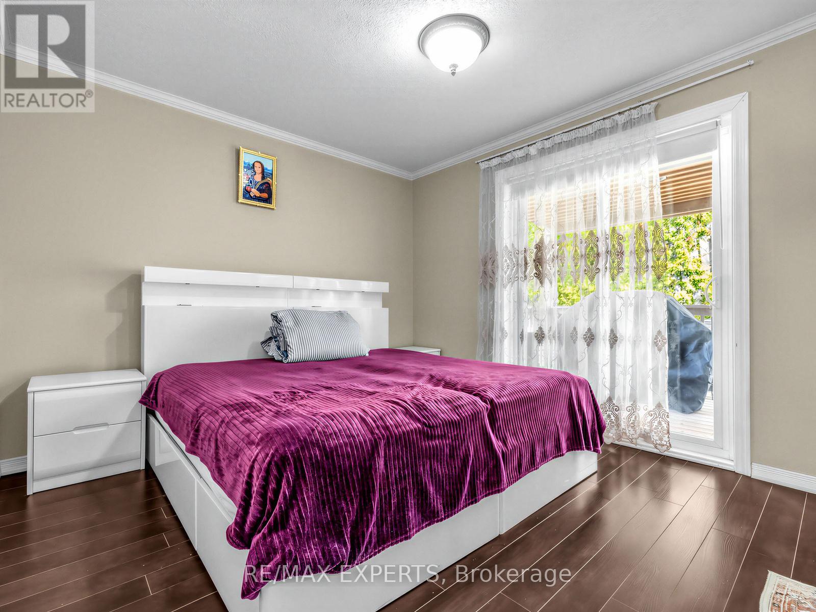 126 Longford Drive, Newmarket, Ontario  L3Y 2Y5 - Photo 12 - N12977768