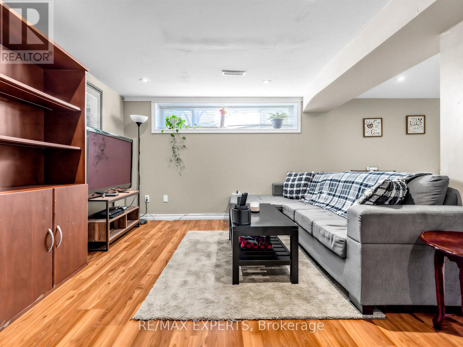 126 Longford Drive, Newmarket, Ontario  L3Y 2Y5 - Photo 22 - N12977768