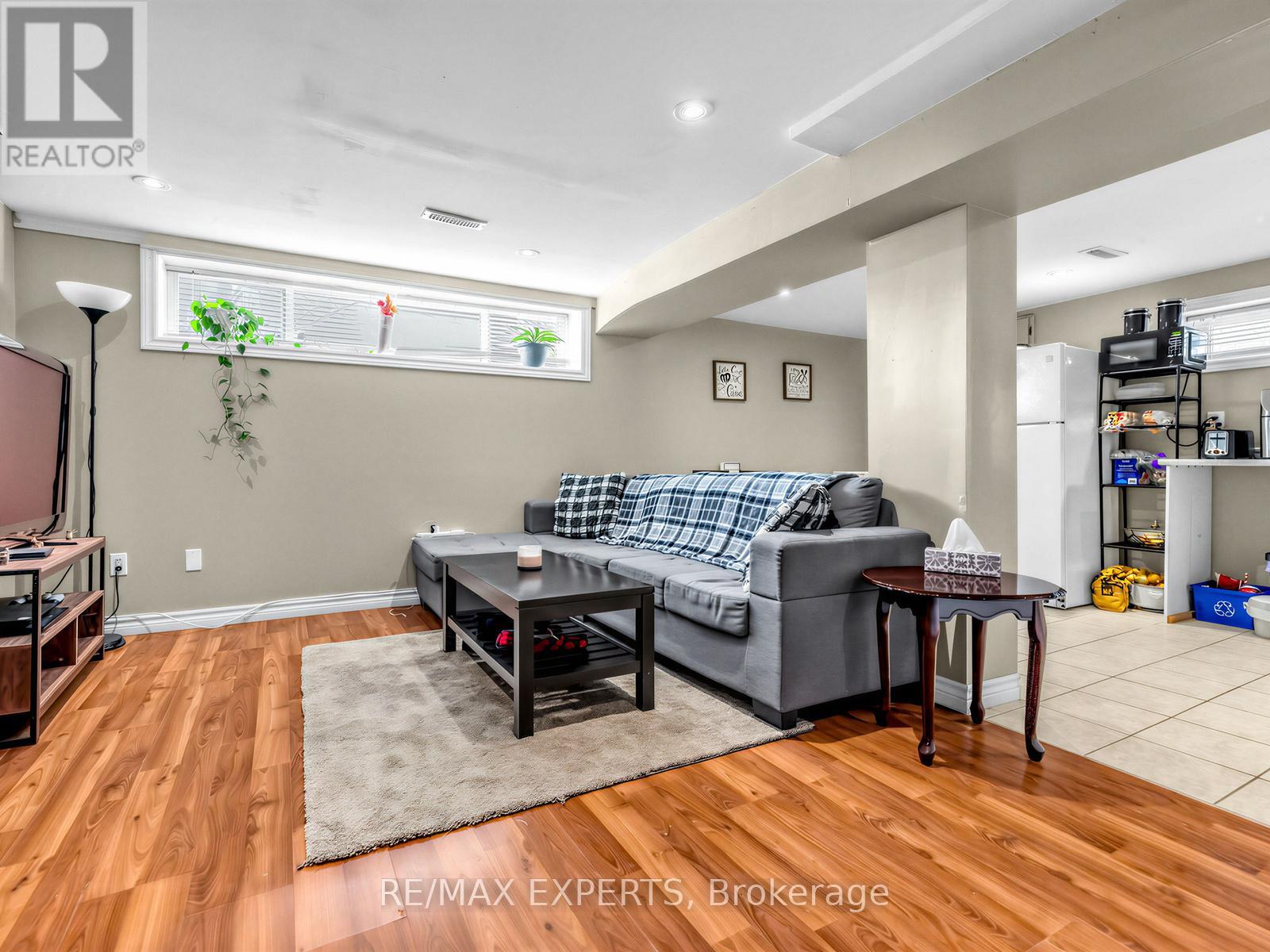 126 Longford Drive, Newmarket, Ontario  L3Y 2Y5 - Photo 23 - N12977768