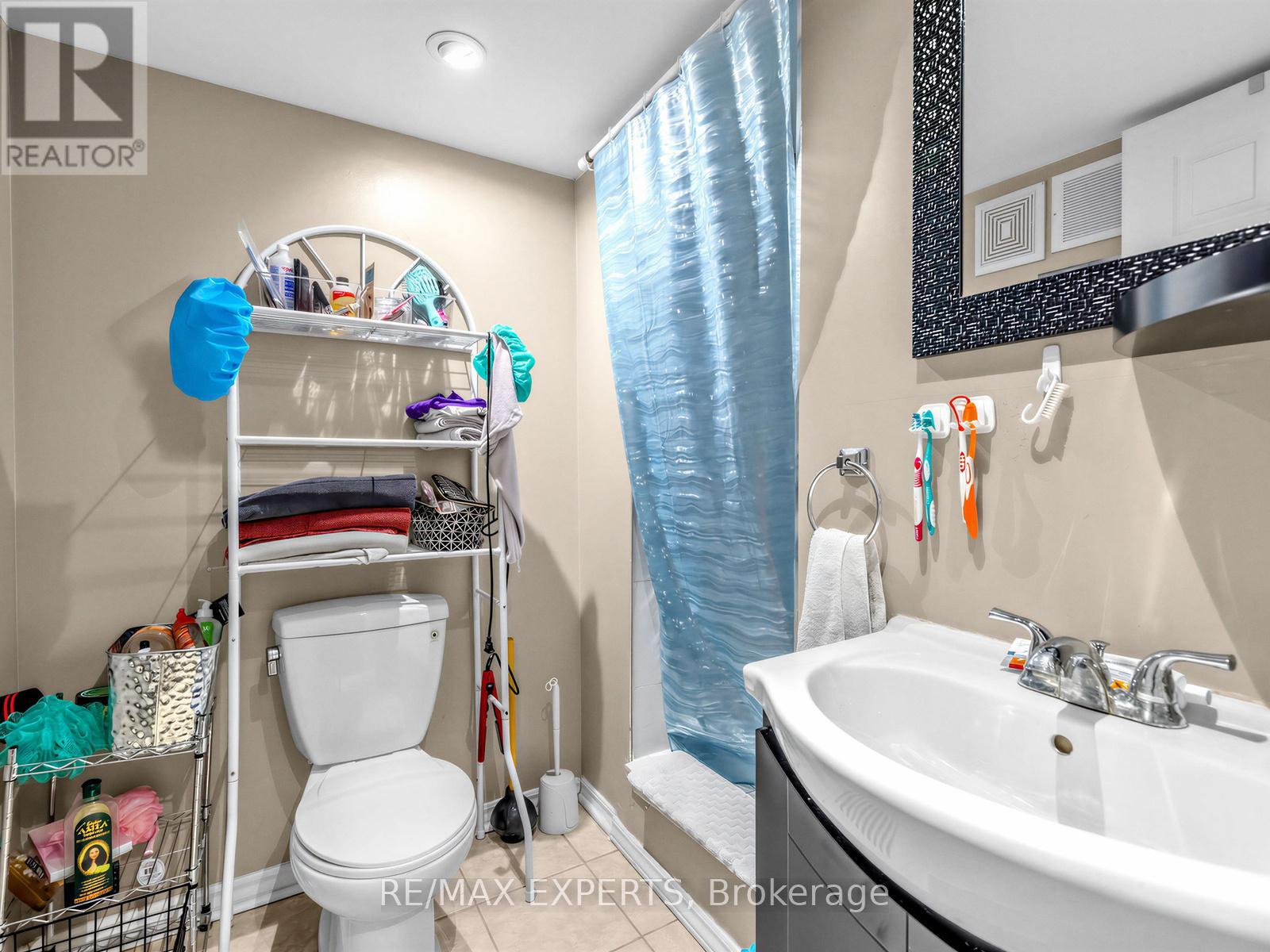 126 Longford Drive, Newmarket, Ontario  L3Y 2Y5 - Photo 28 - N12977768