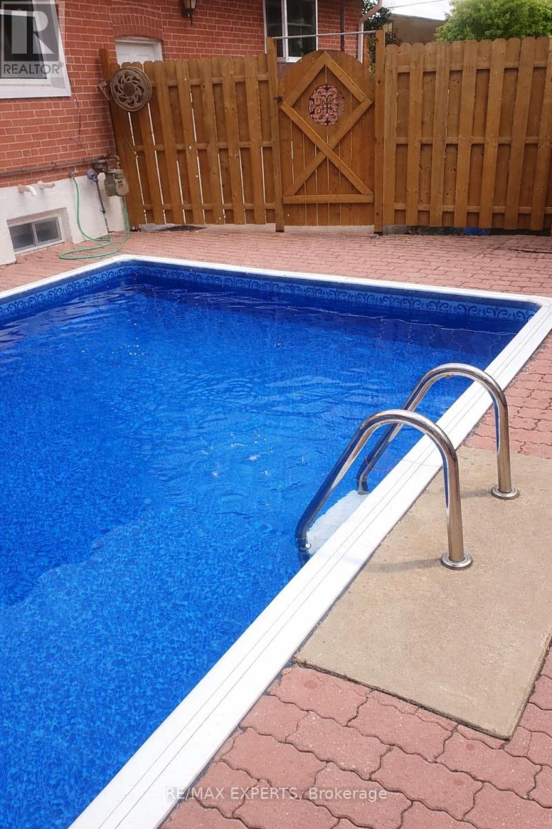 126 Longford Drive, Newmarket, Ontario  L3Y 2Y5 - Photo 35 - N12977768