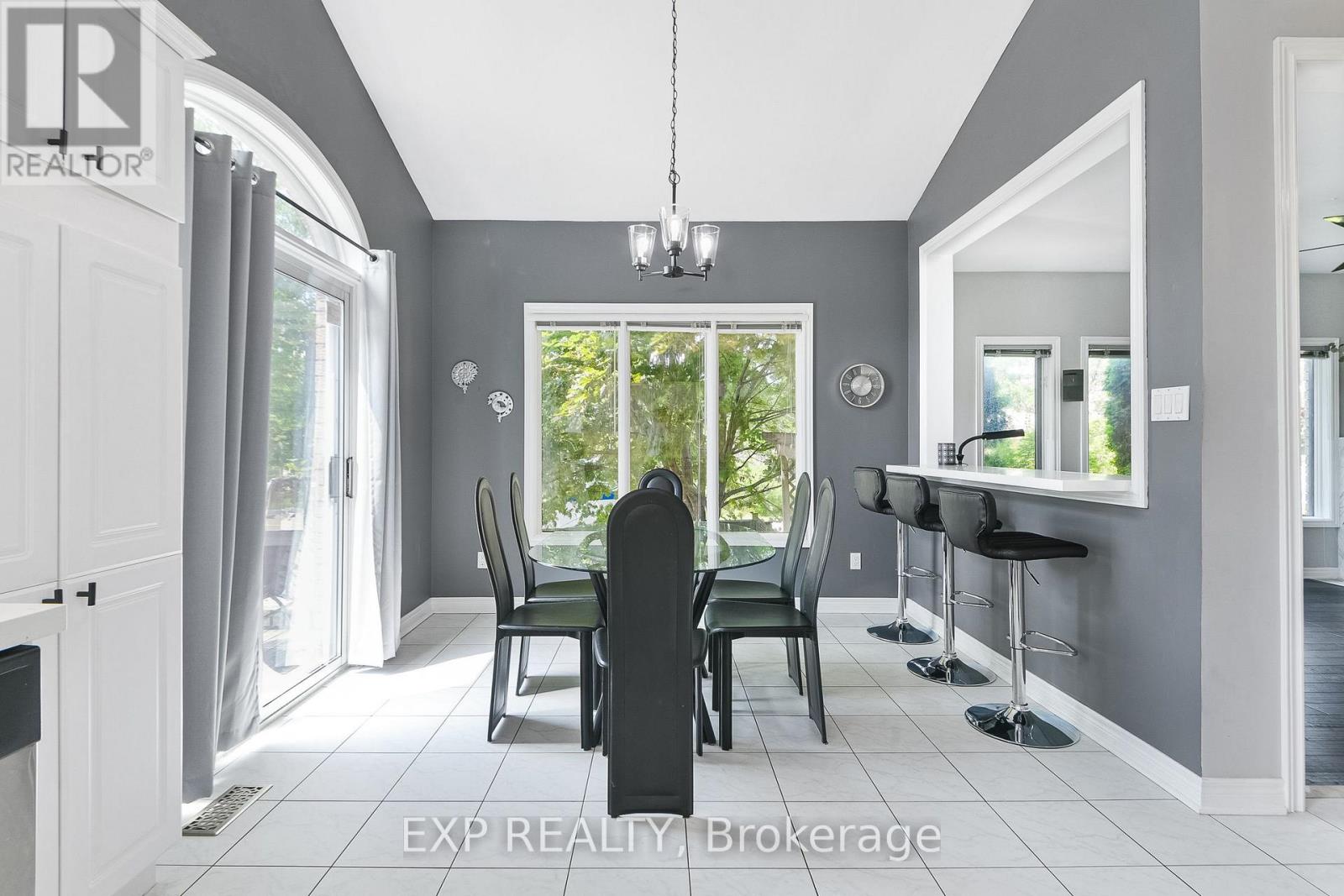 29 Batson Drive, Aurora, Ontario  L4G 7G8 - Photo 13 - N12977784