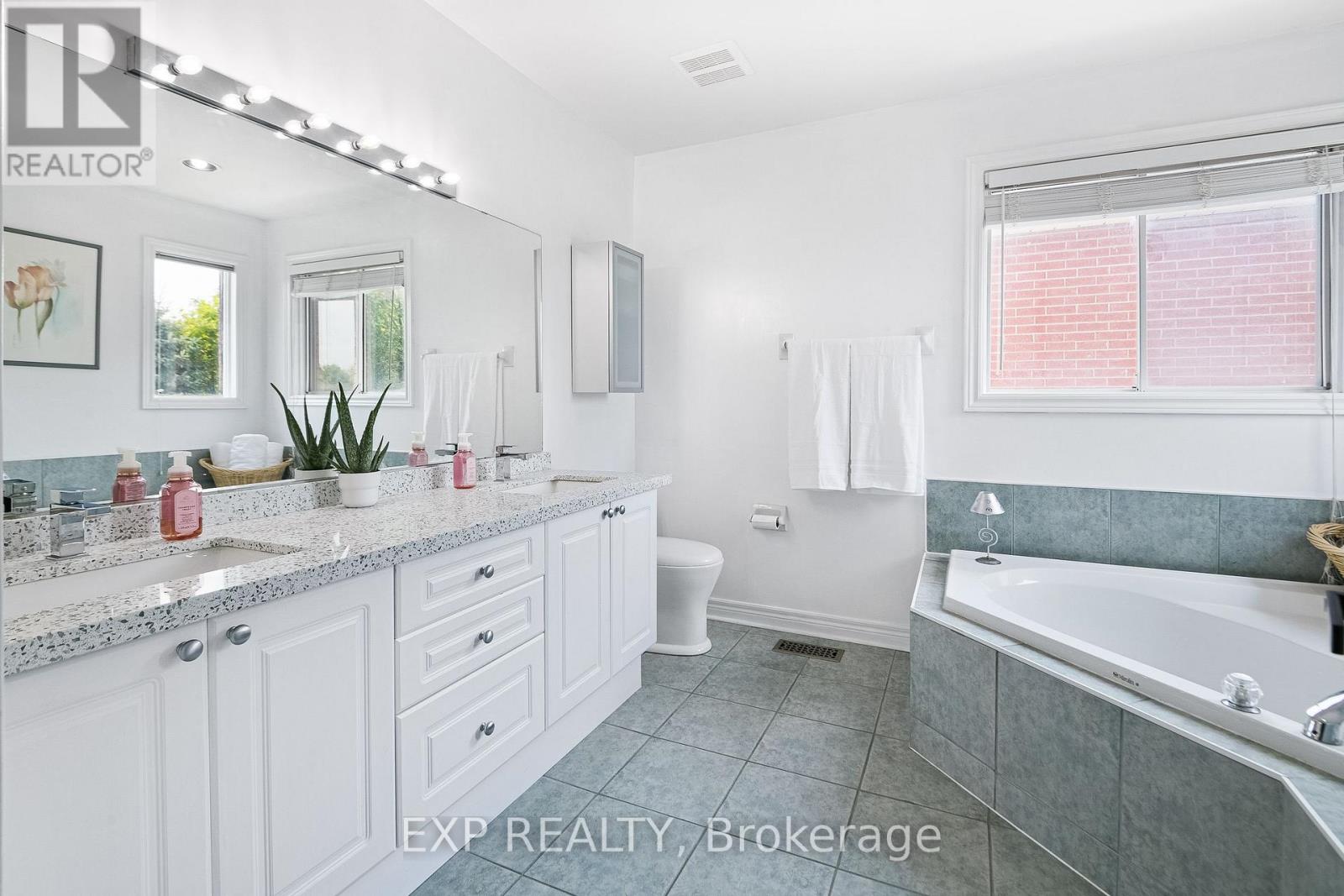 29 Batson Drive, Aurora, Ontario  L4G 7G8 - Photo 29 - N12977784