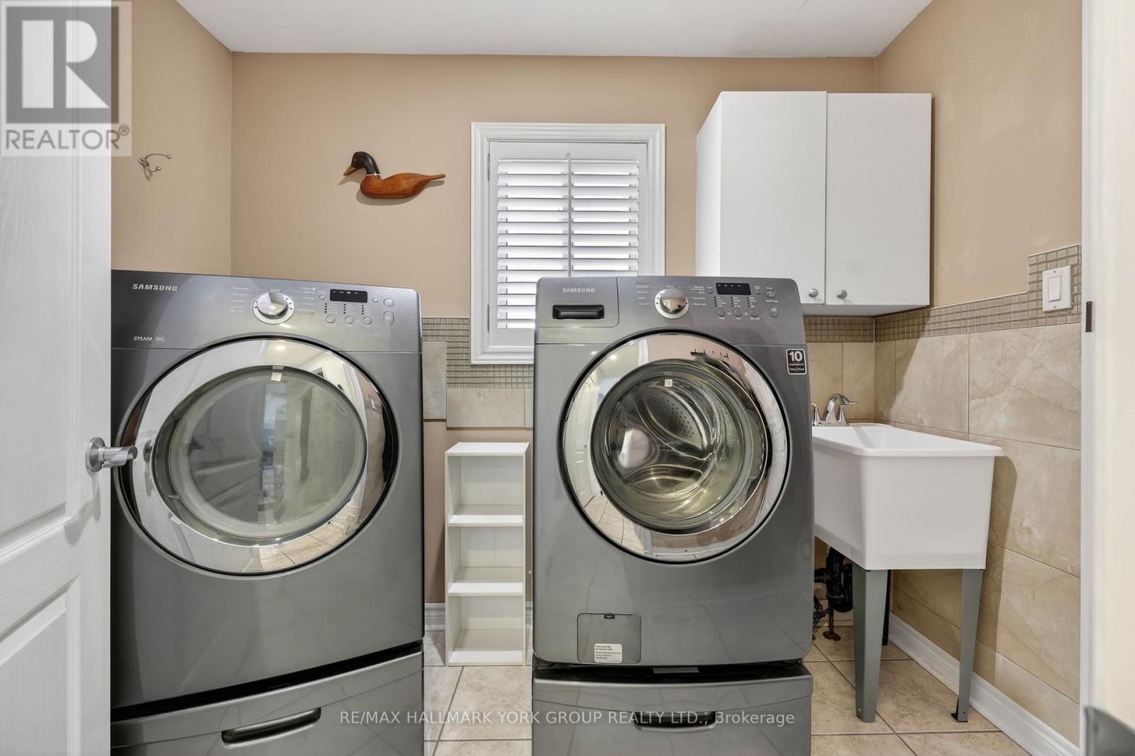 54 Bambi Crescent, Georgina, Ontario  L4P 4C6 - Photo 22 - N12977882