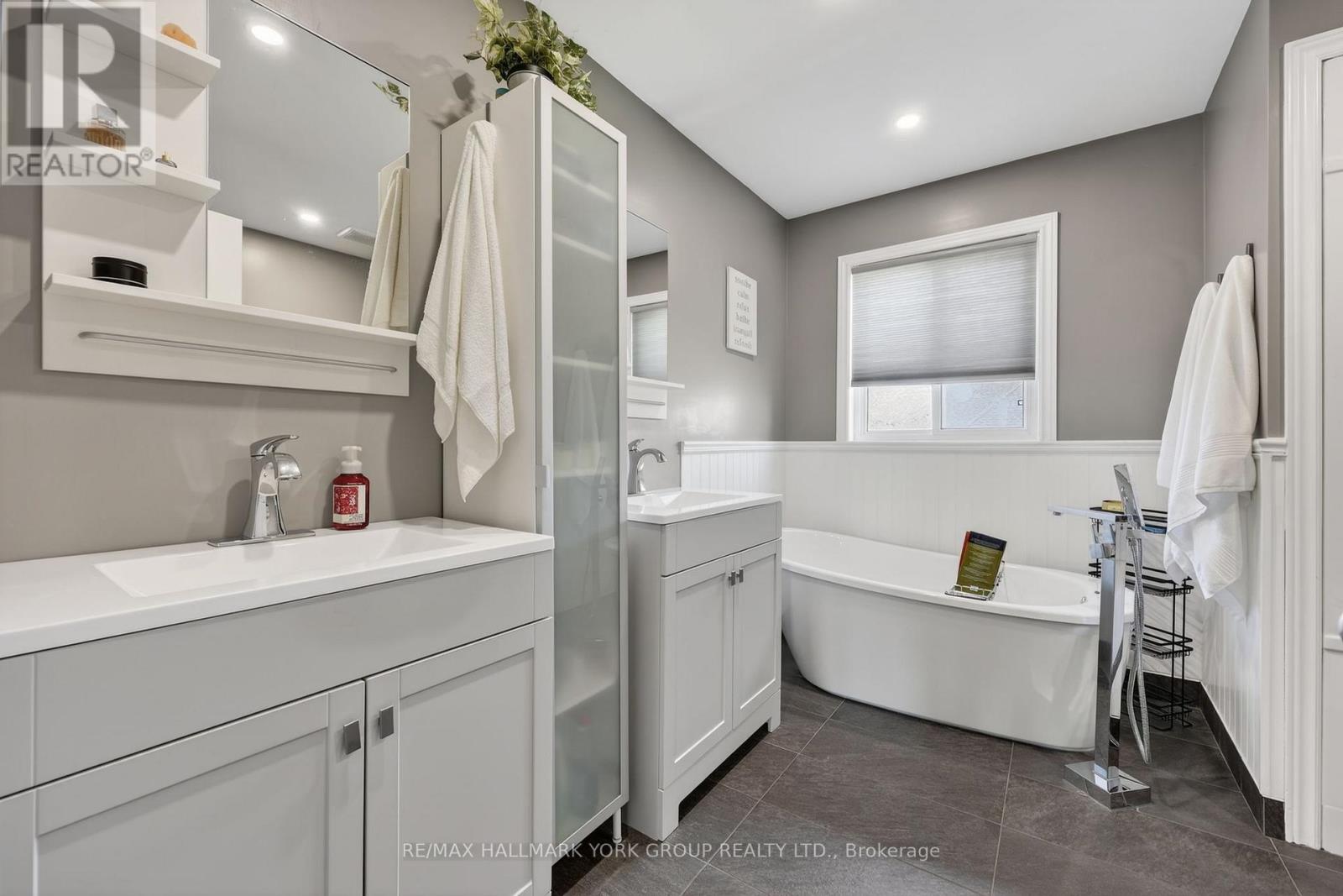 54 Bambi Crescent, Georgina, Ontario  L4P 4C6 - Photo 25 - N12977882