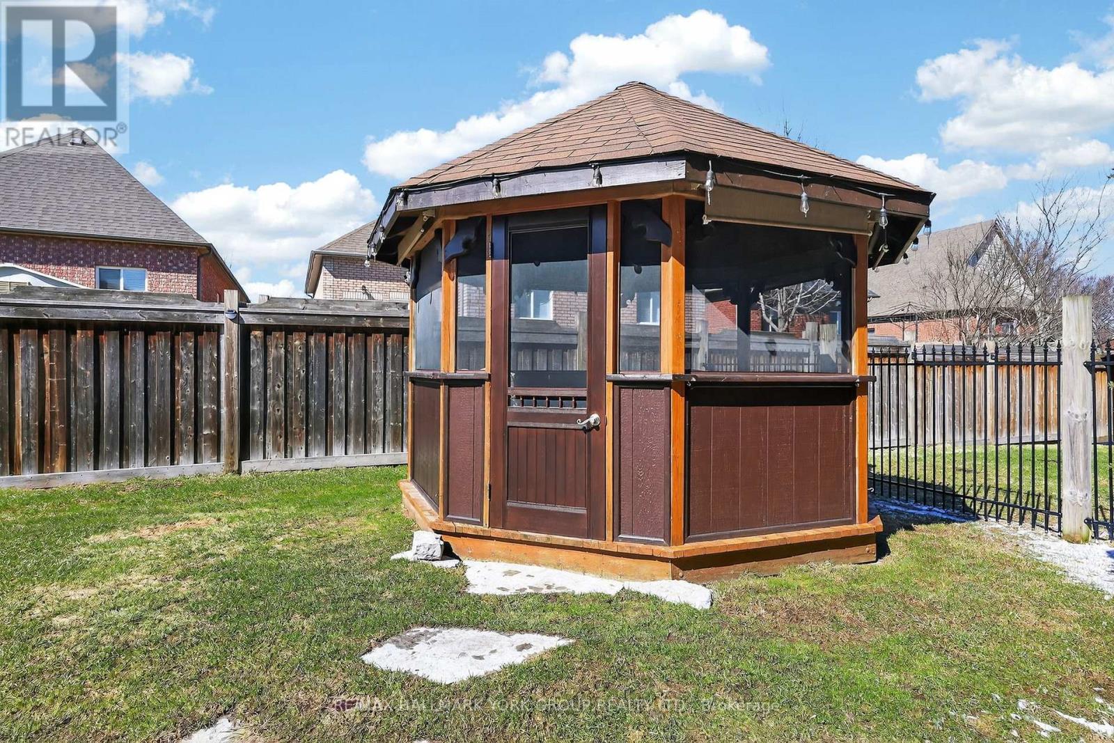 54 Bambi Crescent, Georgina, Ontario  L4P 4C6 - Photo 43 - N12977882