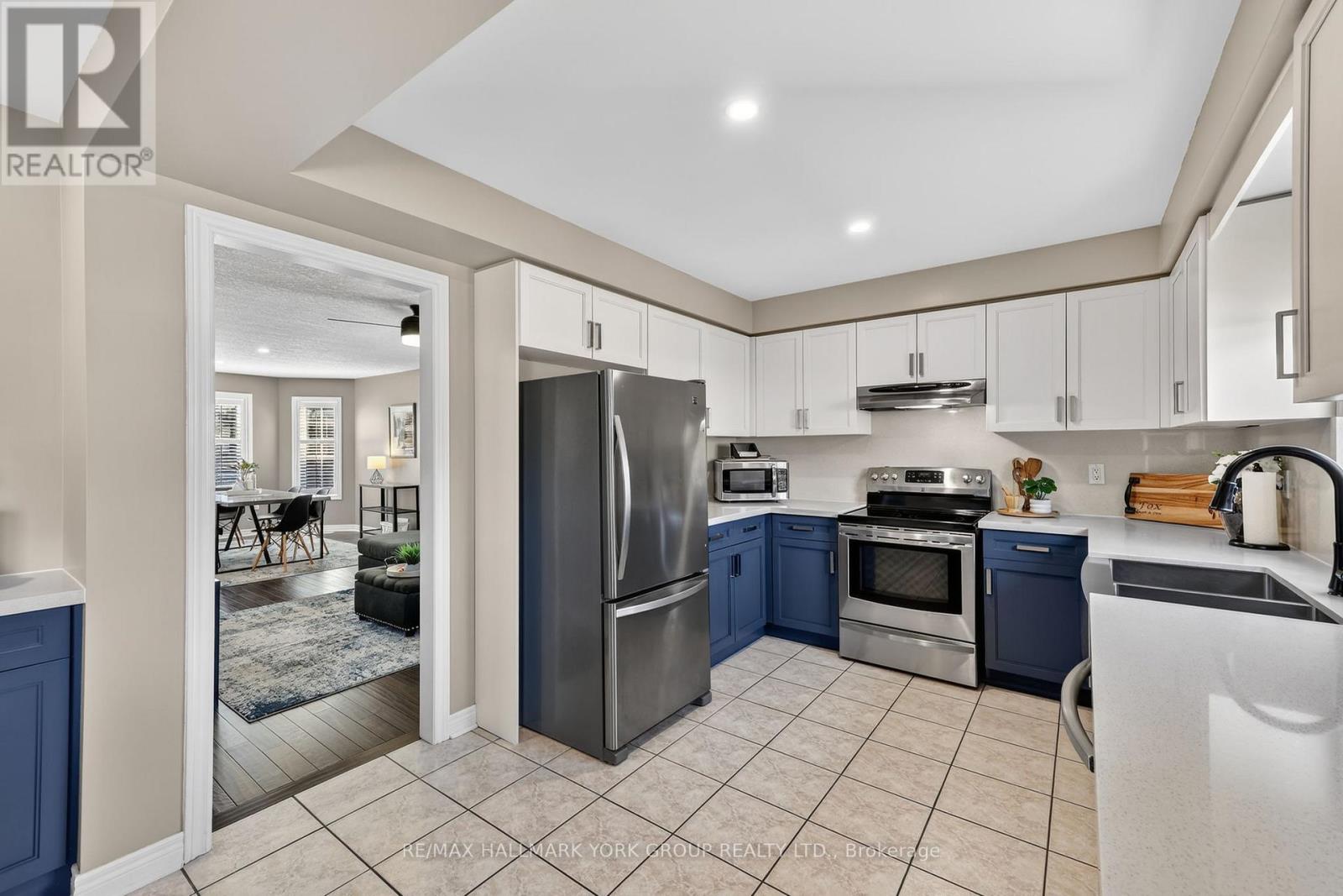 54 Bambi Crescent, Georgina, Ontario  L4P 4C6 - Photo 7 - N12977882