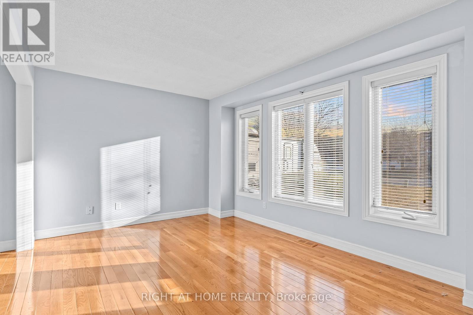 41 Forest Wood Drive, Essa, Ontario  L3W 0J8 - Photo 13 - N12977890