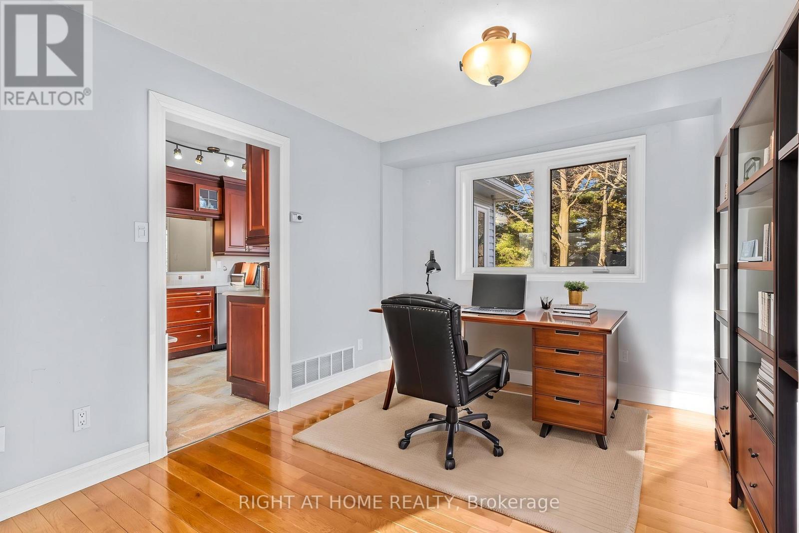 41 Forest Wood Drive, Essa, Ontario  L3W 0J8 - Photo 14 - N12977890