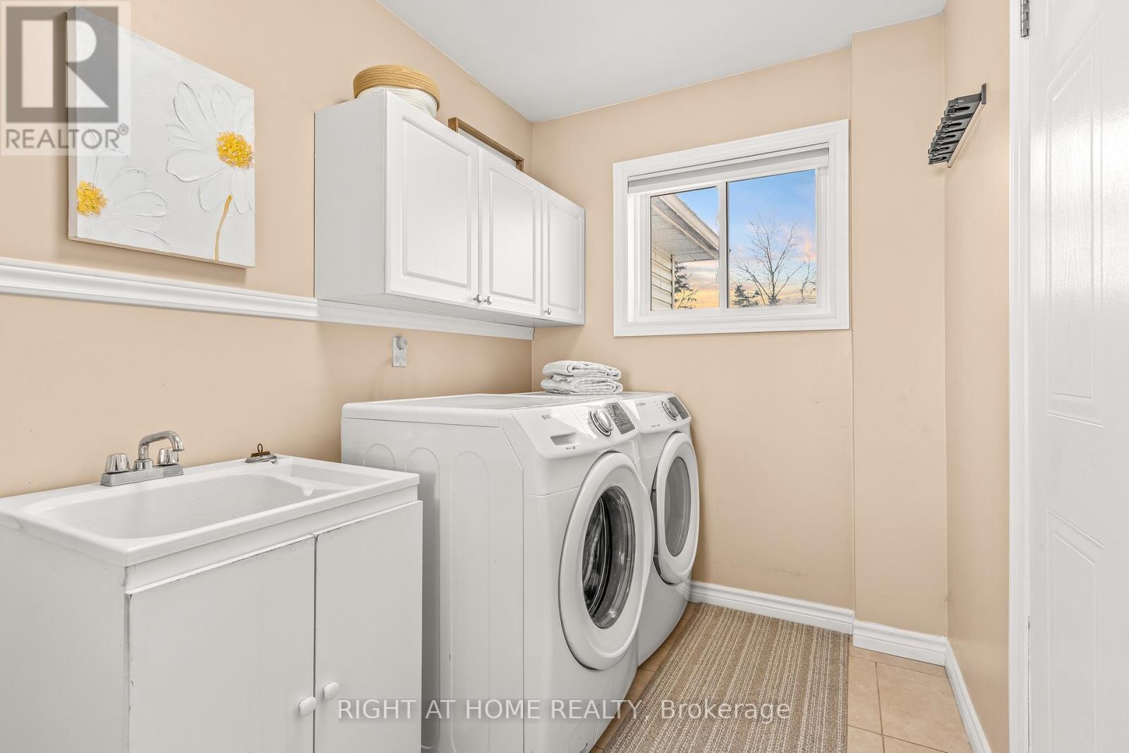 41 Forest Wood Drive, Essa, Ontario  L3W 0J8 - Photo 17 - N12977890