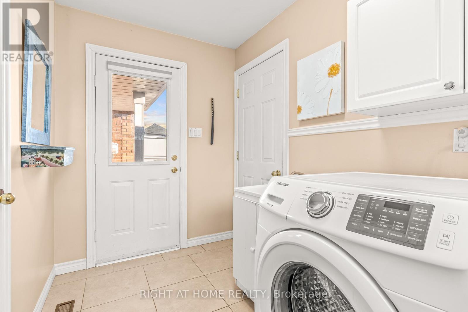 41 Forest Wood Drive, Essa, Ontario  L3W 0J8 - Photo 18 - N12977890