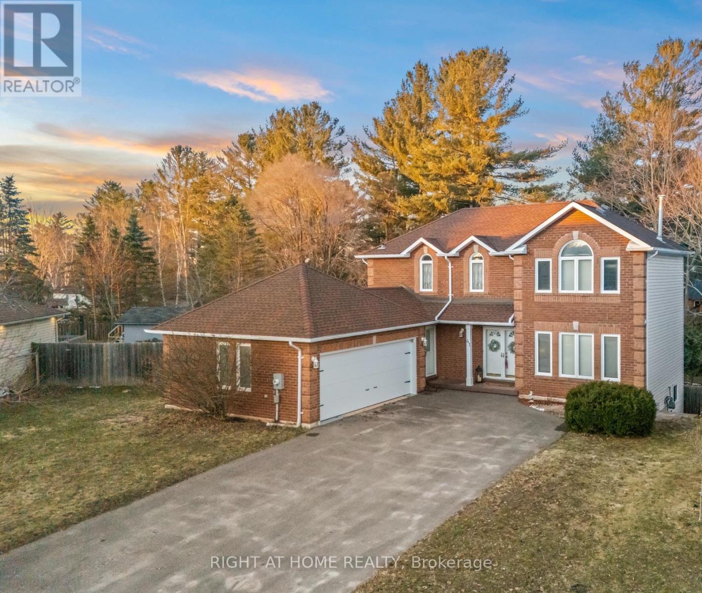 41 Forest Wood Drive, Essa, Ontario  L3W 0J8 - Photo 3 - N12977890
