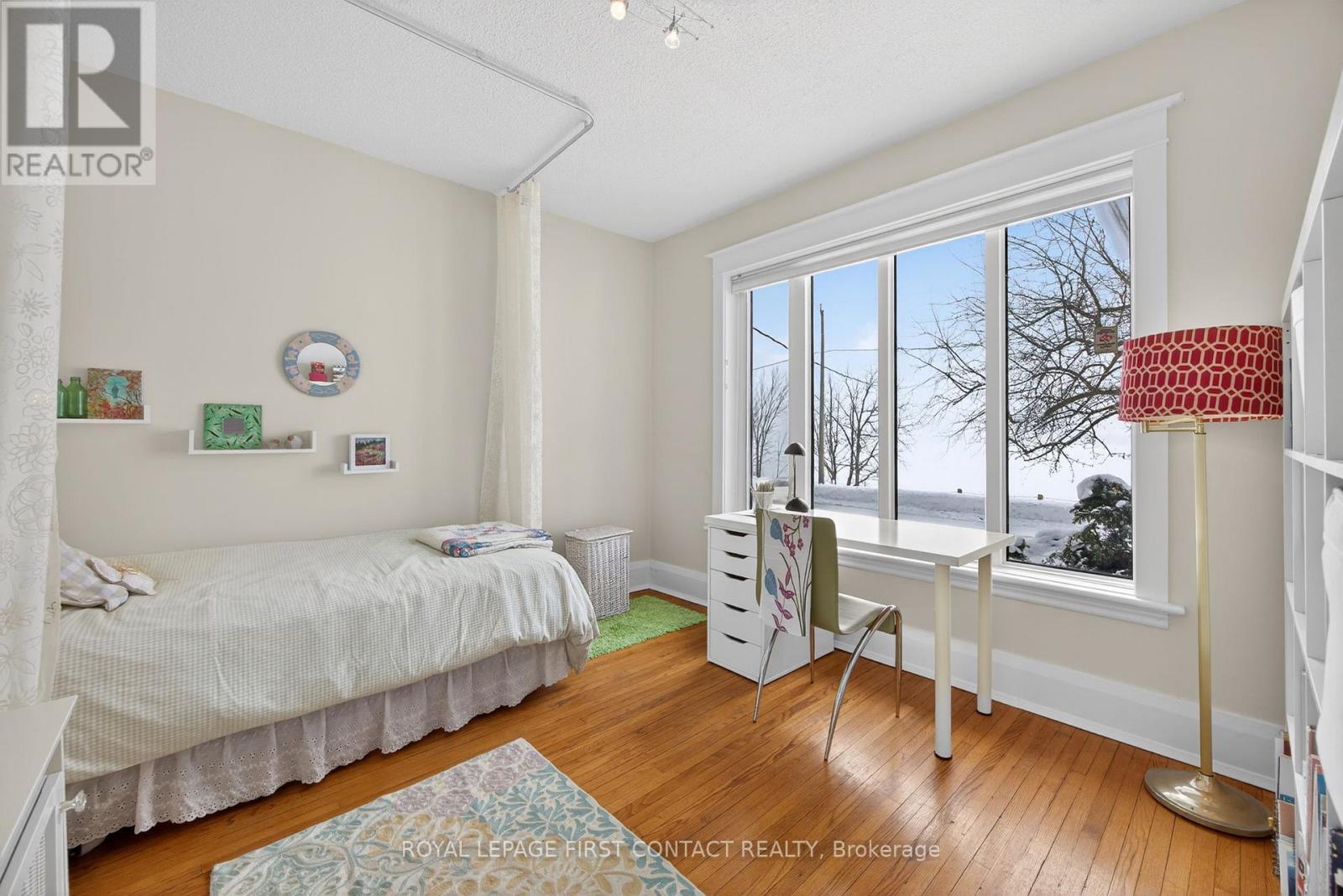 162 Kempenfelt Drive, Barrie (North Shore), Ontario  L4M 1C2 - Photo 16 - S12977824