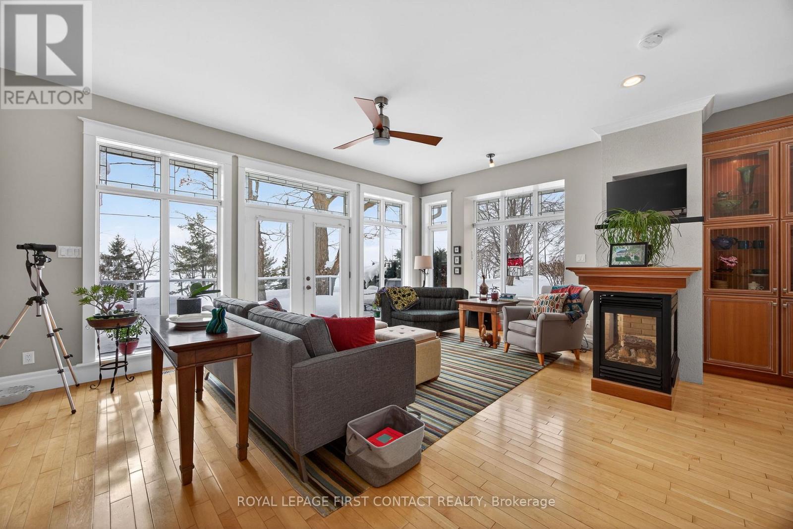 162 Kempenfelt Drive, Barrie (North Shore), Ontario  L4M 1C2 - Photo 9 - S12977824