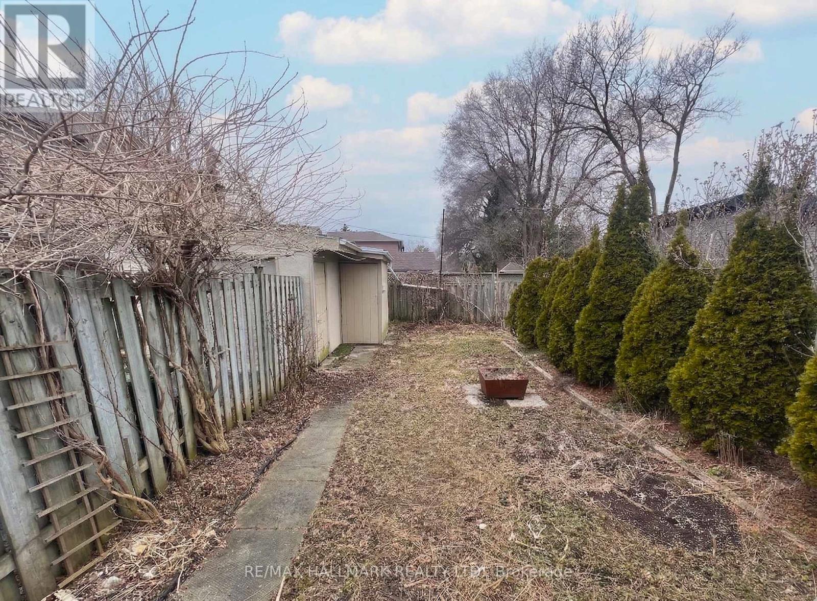 1002 Victoria Park Avenue, Toronto, Ontario  M4B 2J6 - Photo 43 - E12976294