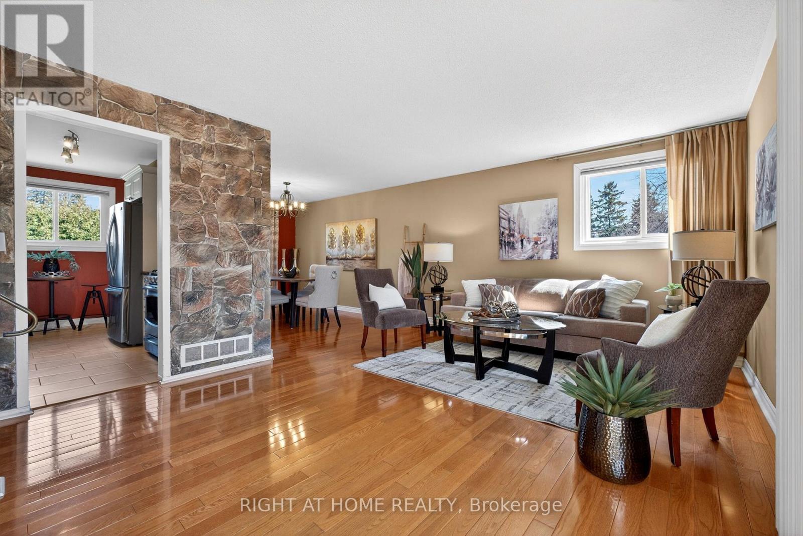 249 Lorindale Drive, Oshawa, Ontario  L1H 6X5 - Photo 2 - E12975948