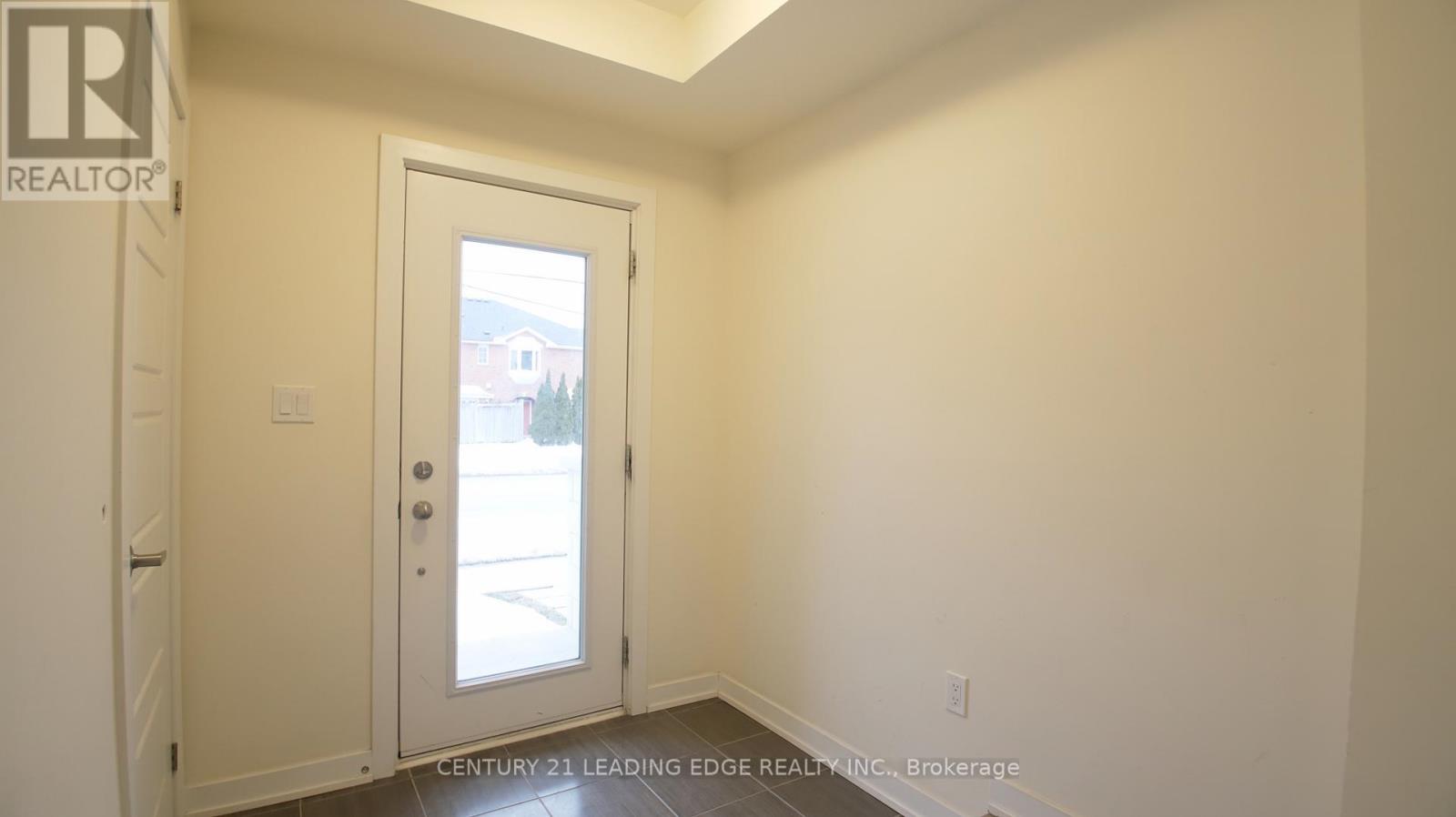 211 - 250 Finch Avenue, Pickering, Ontario  L1V 0G6 - Photo 4 - E12813532