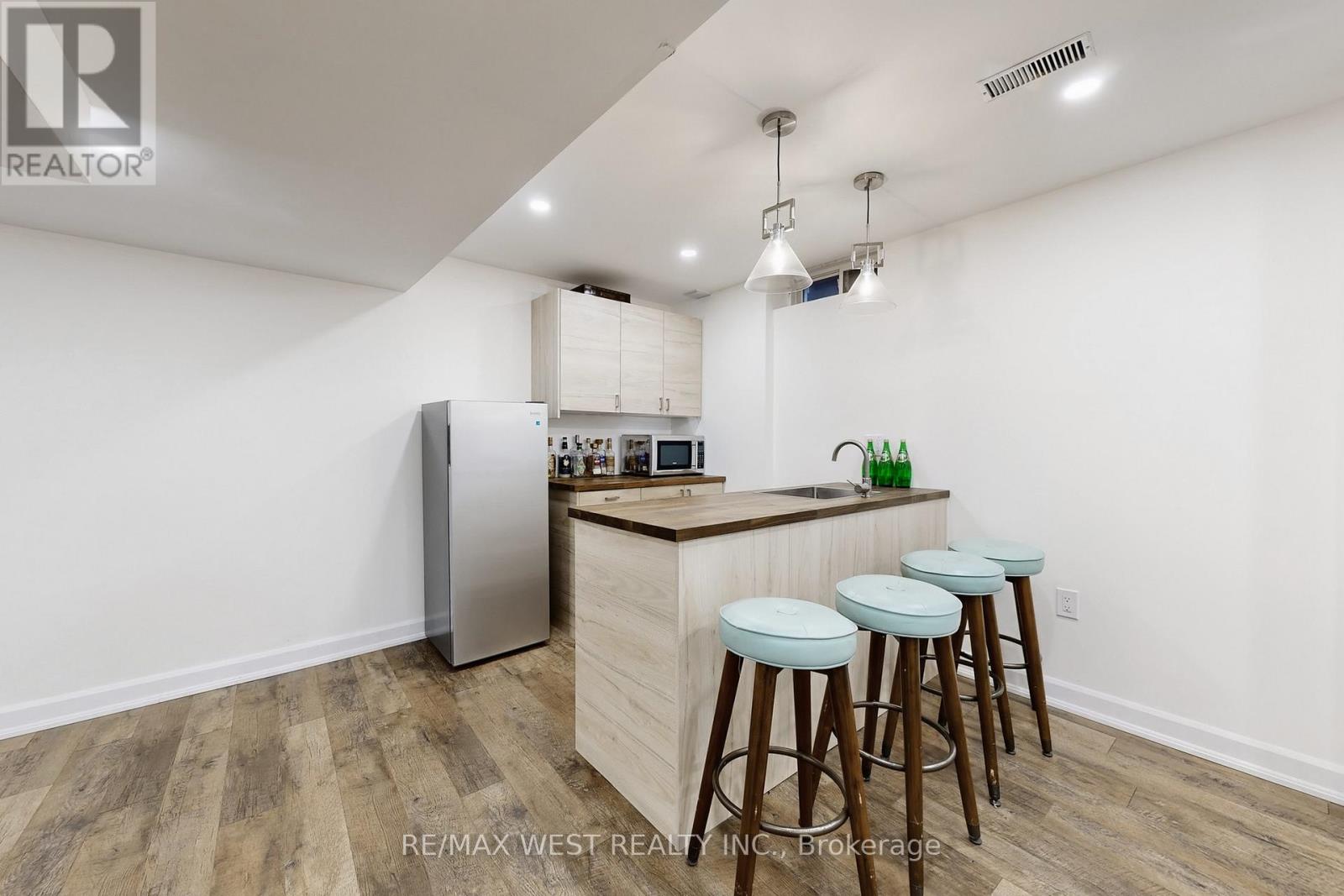 303 King Street E, East Gwillimbury, Ontario  L0G 1M0 - Photo 37 - N12977010