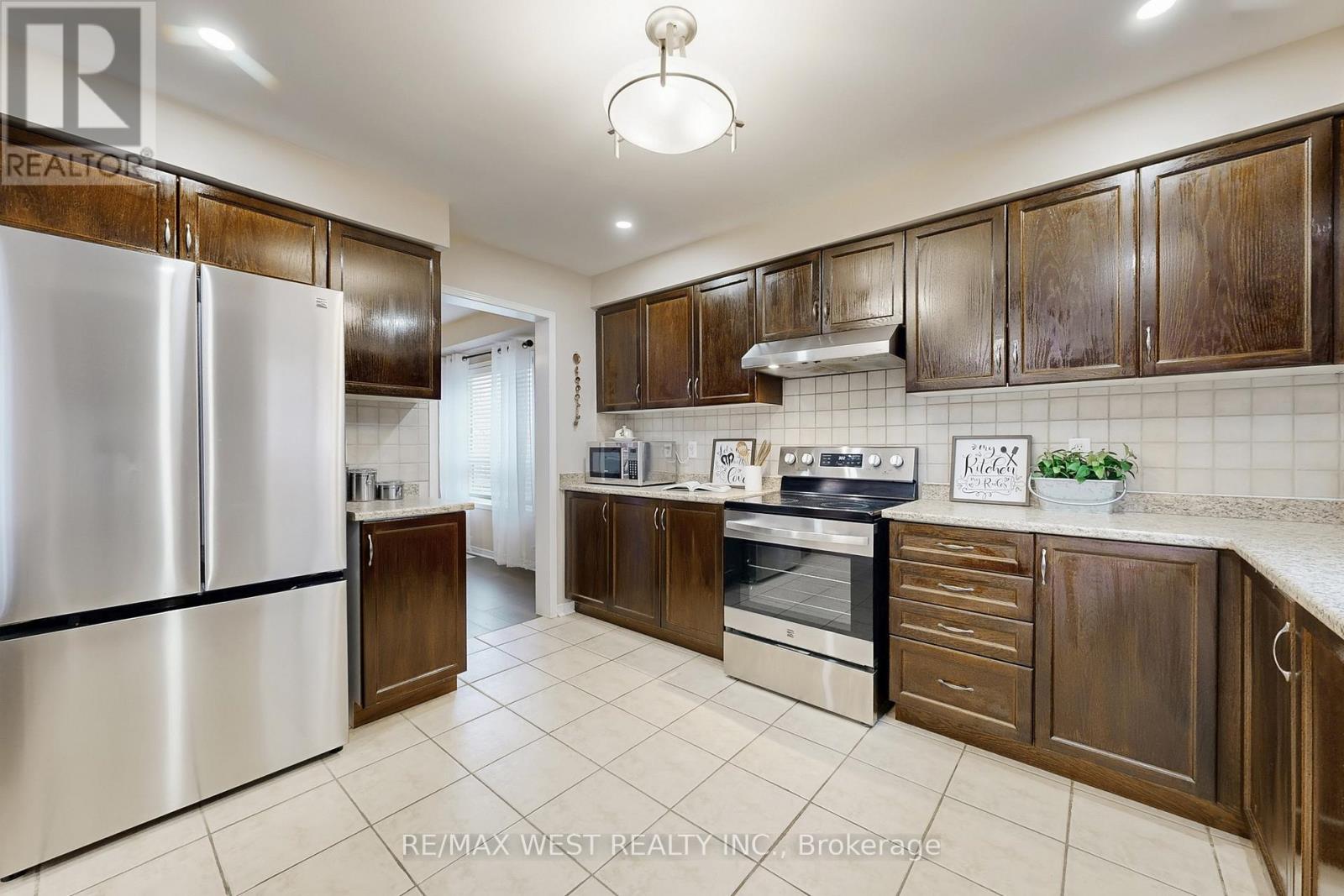 303 King Street E, East Gwillimbury, Ontario  L0G 1M0 - Photo 20 - N12977010