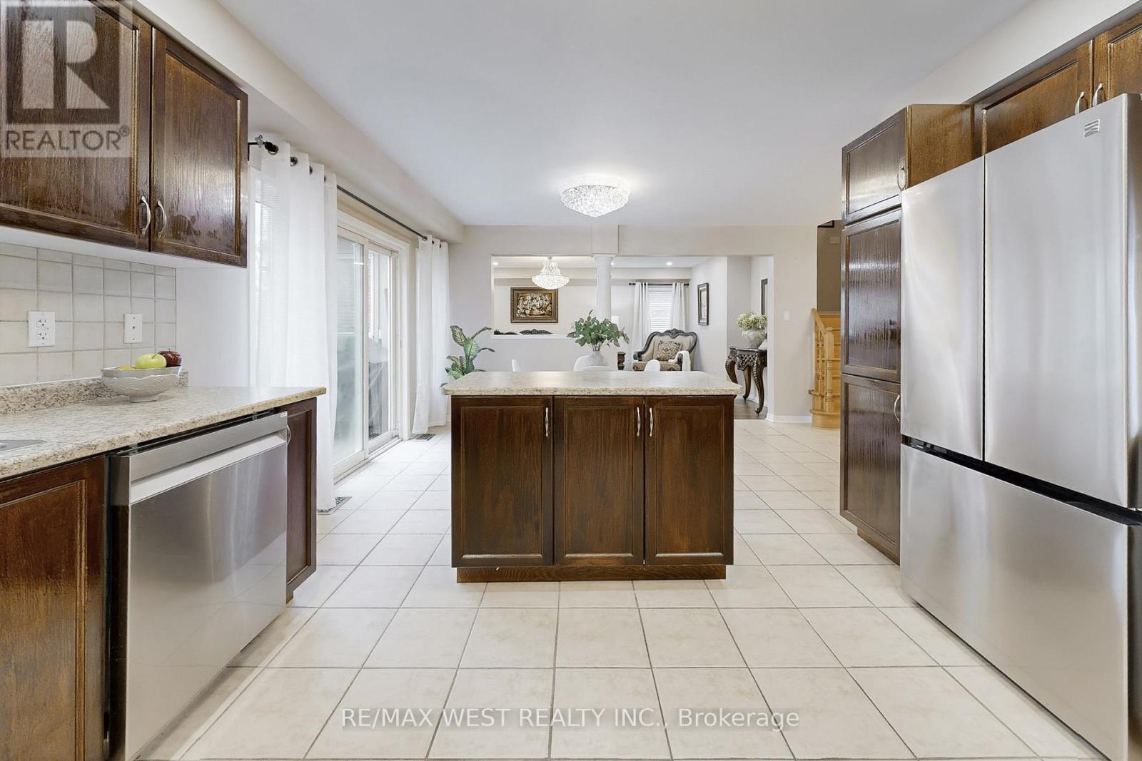 303 King Street E, East Gwillimbury, Ontario  L0G 1M0 - Photo 21 - N12977010