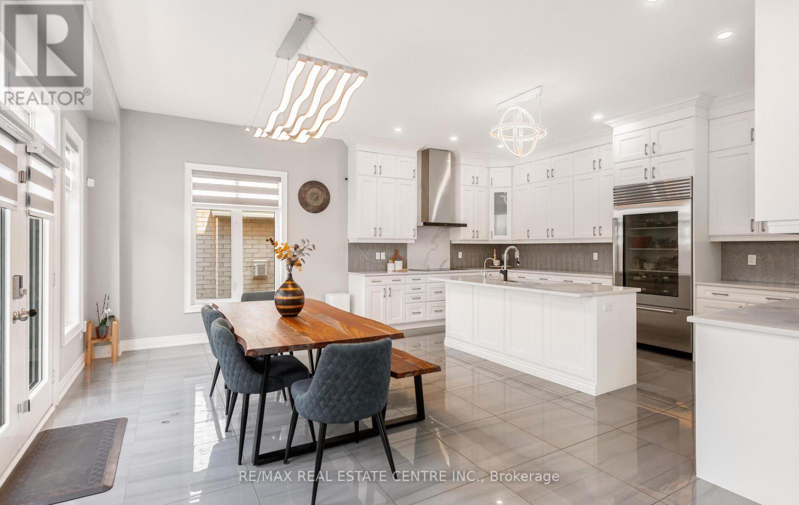 9 Rolling Acres Drive, Brampton, Ontario  L6X 5P3 - Photo 13 - W12977772