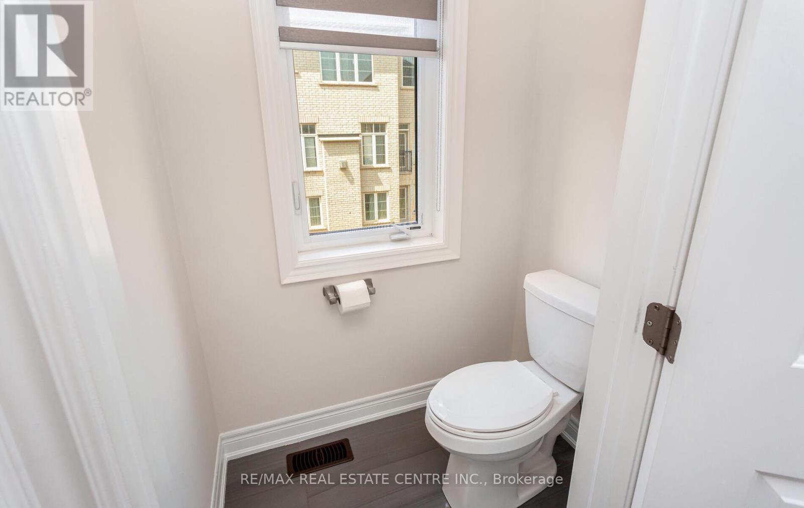 9 Rolling Acres Drive, Brampton, Ontario  L6X 5P3 - Photo 25 - W12977772