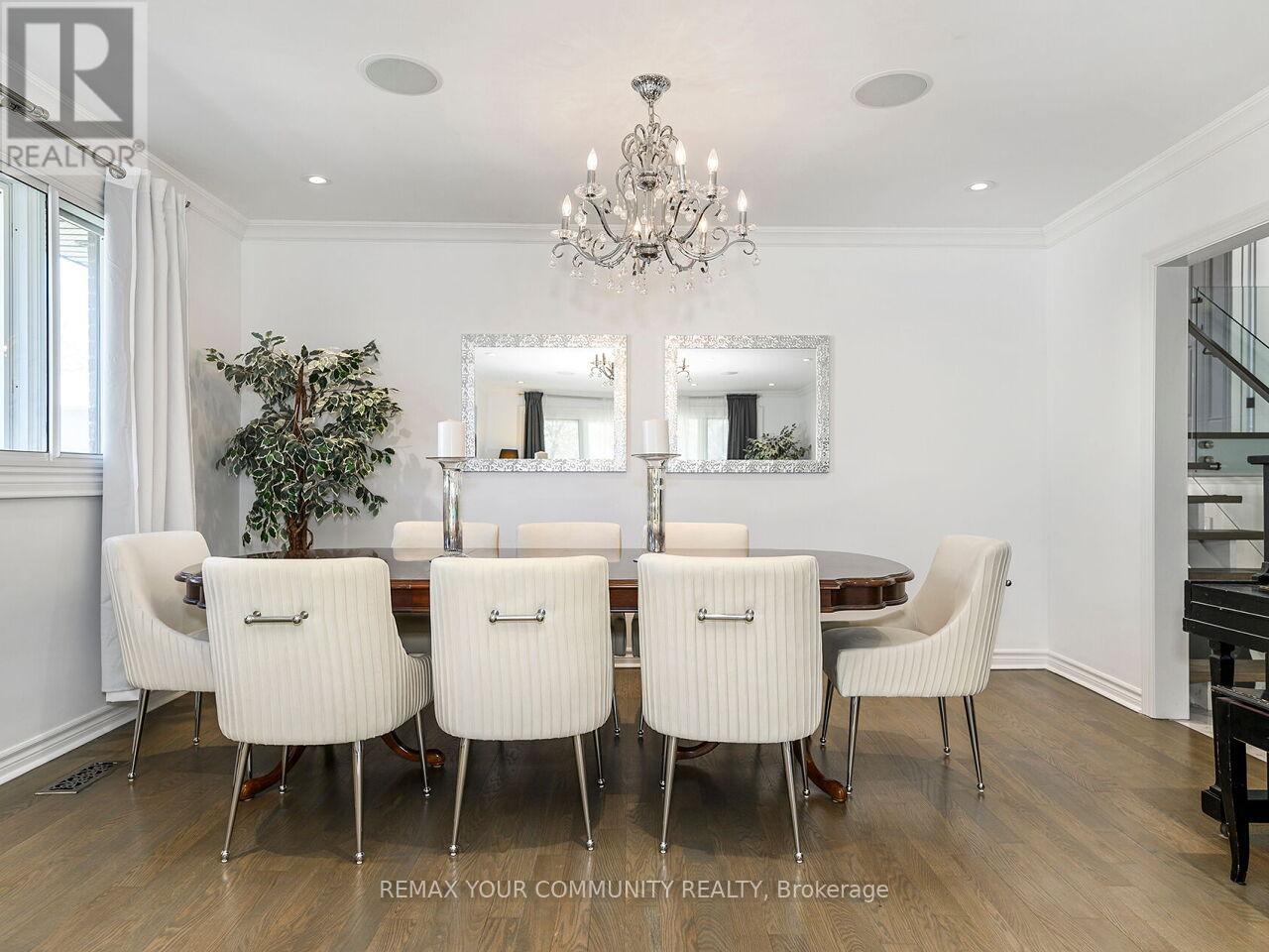 239 Wincott Drive, Toronto, Ontario  M9R 2R6 - Photo 11 - W12977792