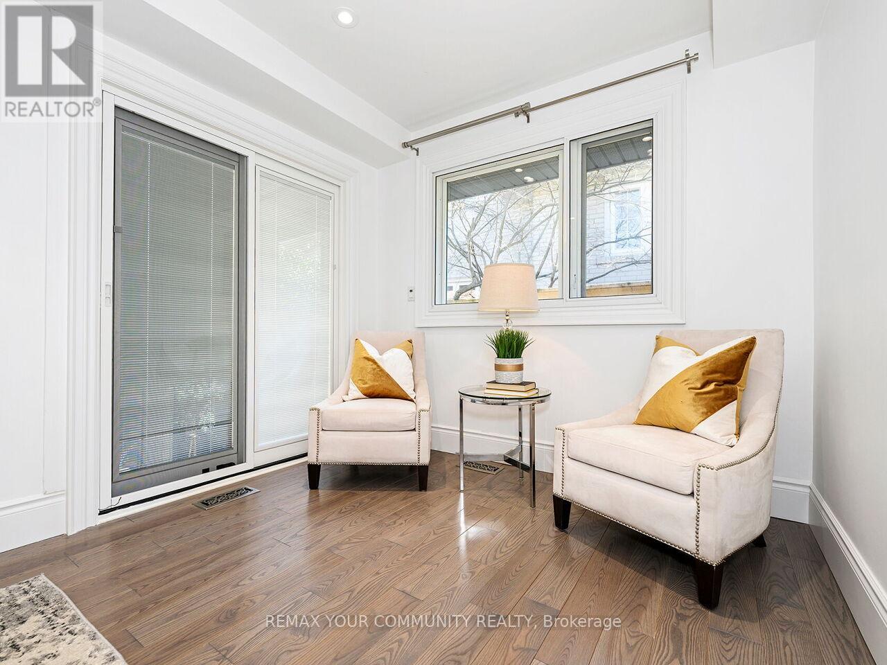 239 Wincott Drive, Toronto, Ontario  M9R 2R6 - Photo 14 - W12977792