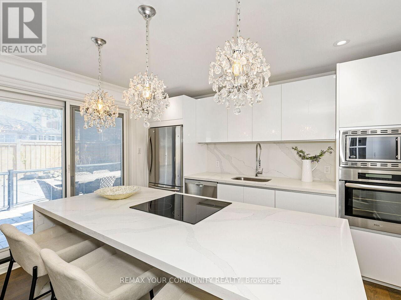 239 Wincott Drive, Toronto, Ontario  M9R 2R6 - Photo 30 - W12977792