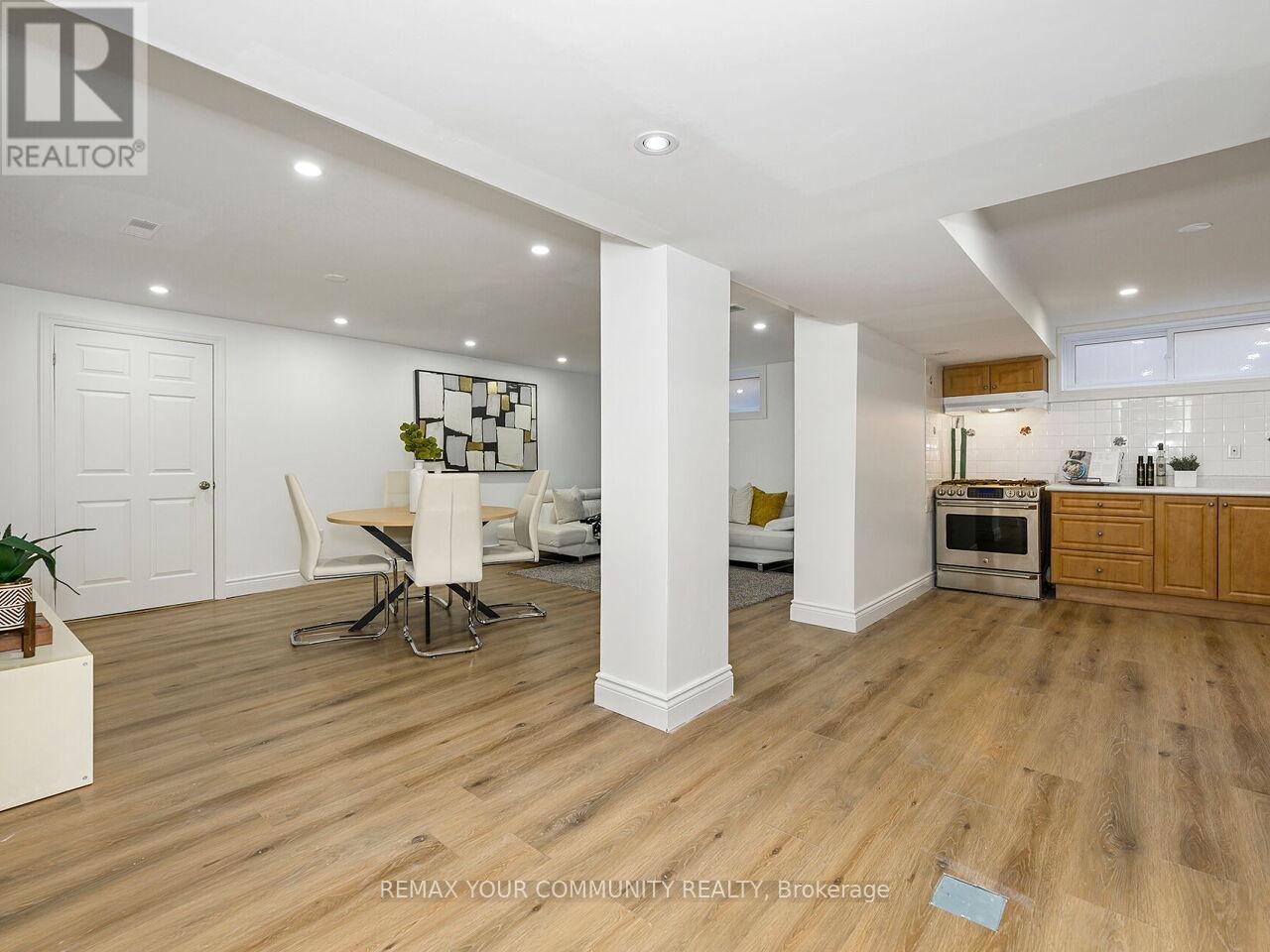 239 Wincott Drive, Toronto, Ontario  M9R 2R6 - Photo 32 - W12977792