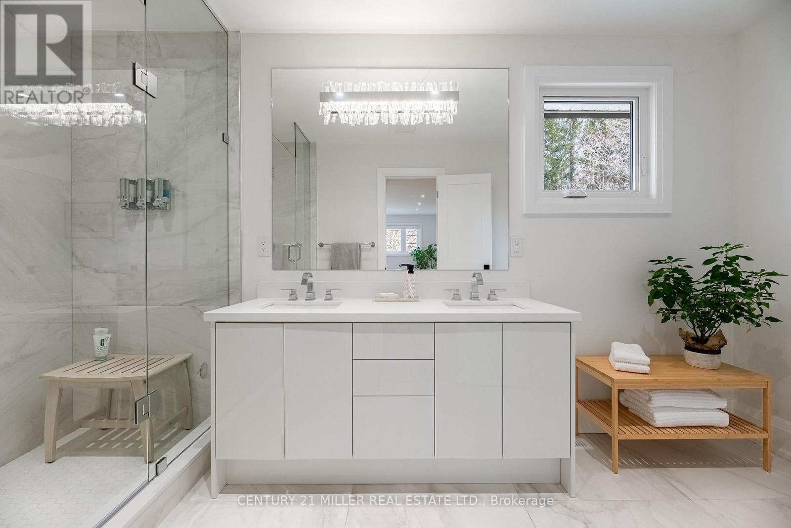 511 Coleen Drive, Oakville, Ontario  L6J 6A4 - Photo 22 - W12977796