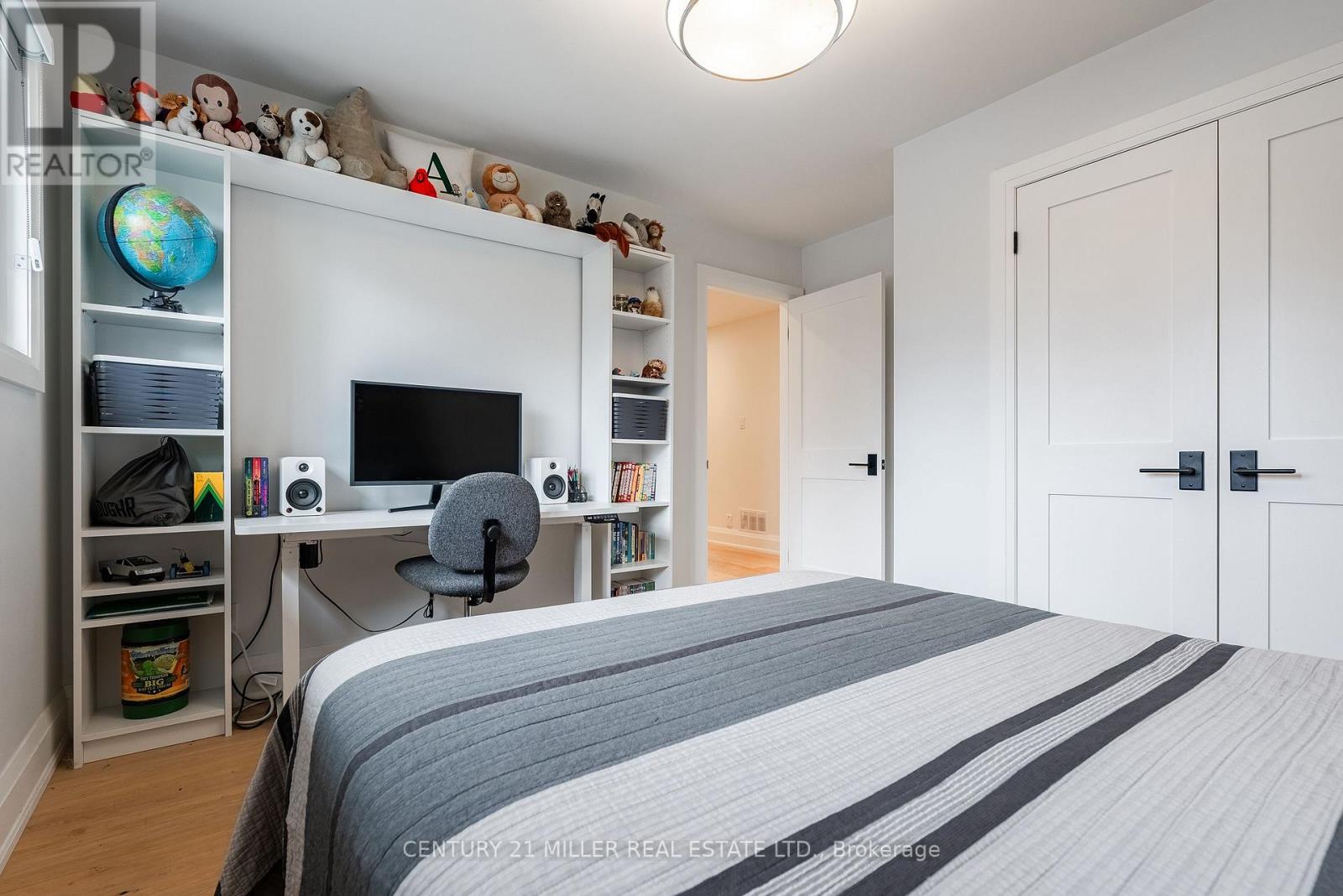 511 Coleen Drive, Oakville, Ontario  L6J 6A4 - Photo 24 - W12977796