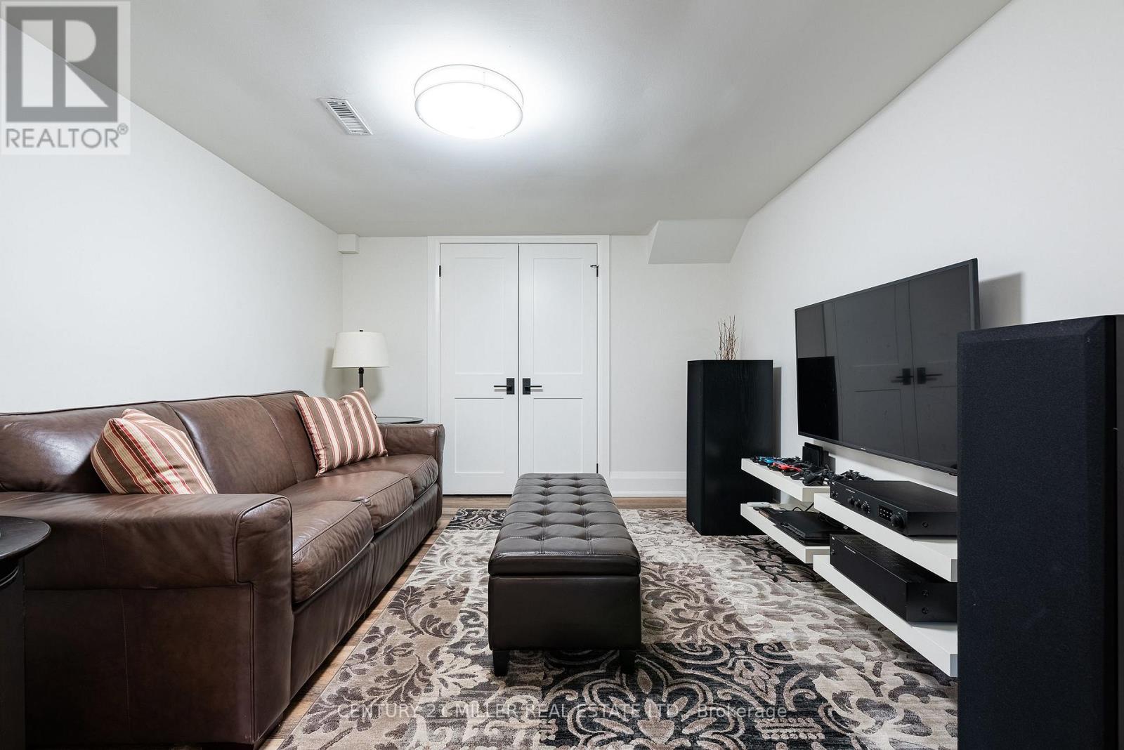 511 Coleen Drive, Oakville, Ontario  L6J 6A4 - Photo 32 - W12977796