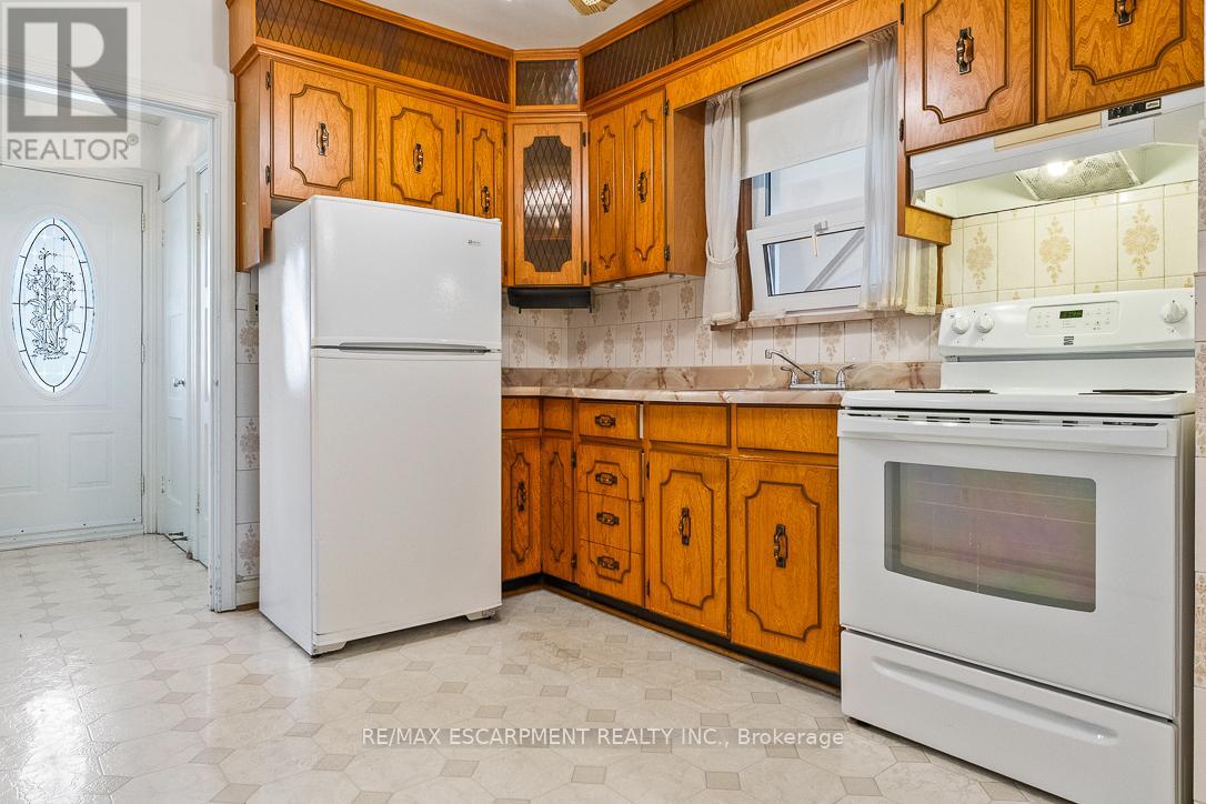 2510 Donnavale Drive, Mississauga, Ontario  L5A 2N1 - Photo 9 - W12977810