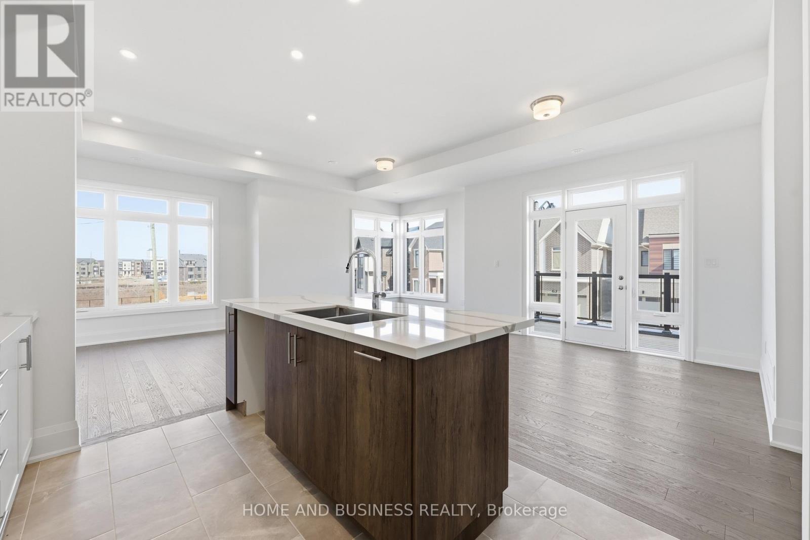 75 Jack Bowerbank Boulevard, Oakville, Ontario  L6M 4K1 - Photo 10 - W12977822