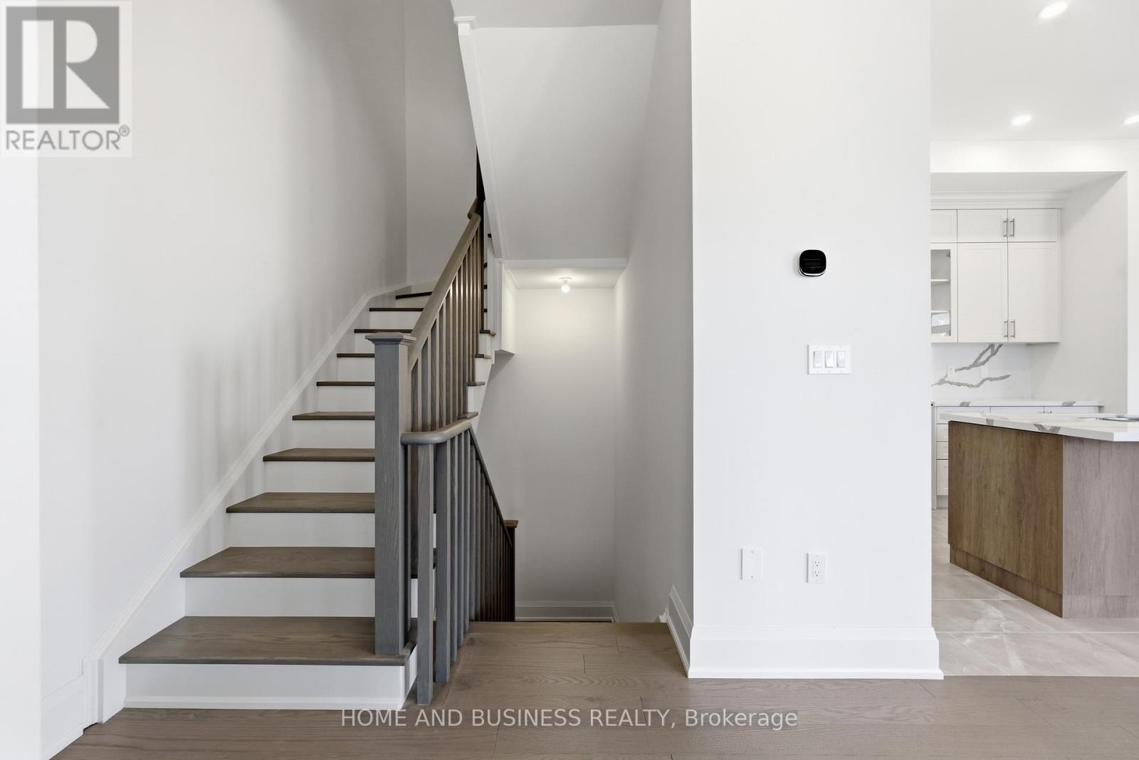 75 Jack Bowerbank Boulevard, Oakville, Ontario  L6M 4K1 - Photo 12 - W12977822