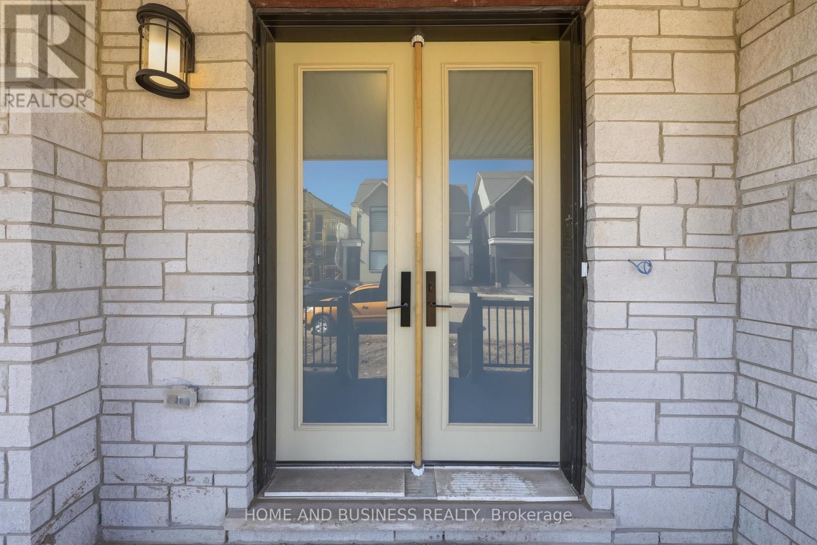 75 Jack Bowerbank Boulevard, Oakville, Ontario  L6M 4K1 - Photo 6 - W12977822