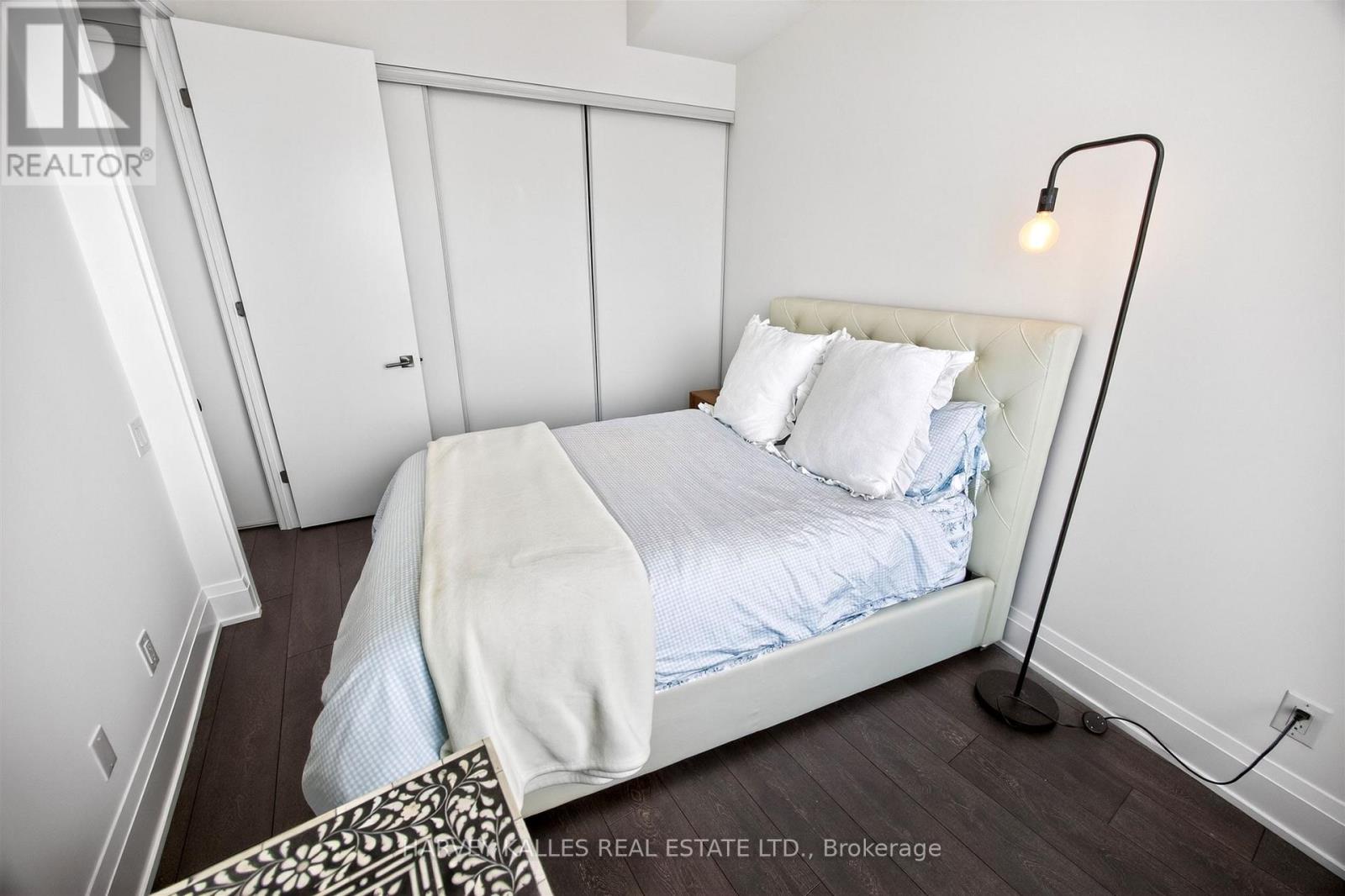 2001 - 20 Brin Drive, Toronto (Edenbridge-Humber Valley), Ontario  M8X 0B2 - Photo 16 - W12977880