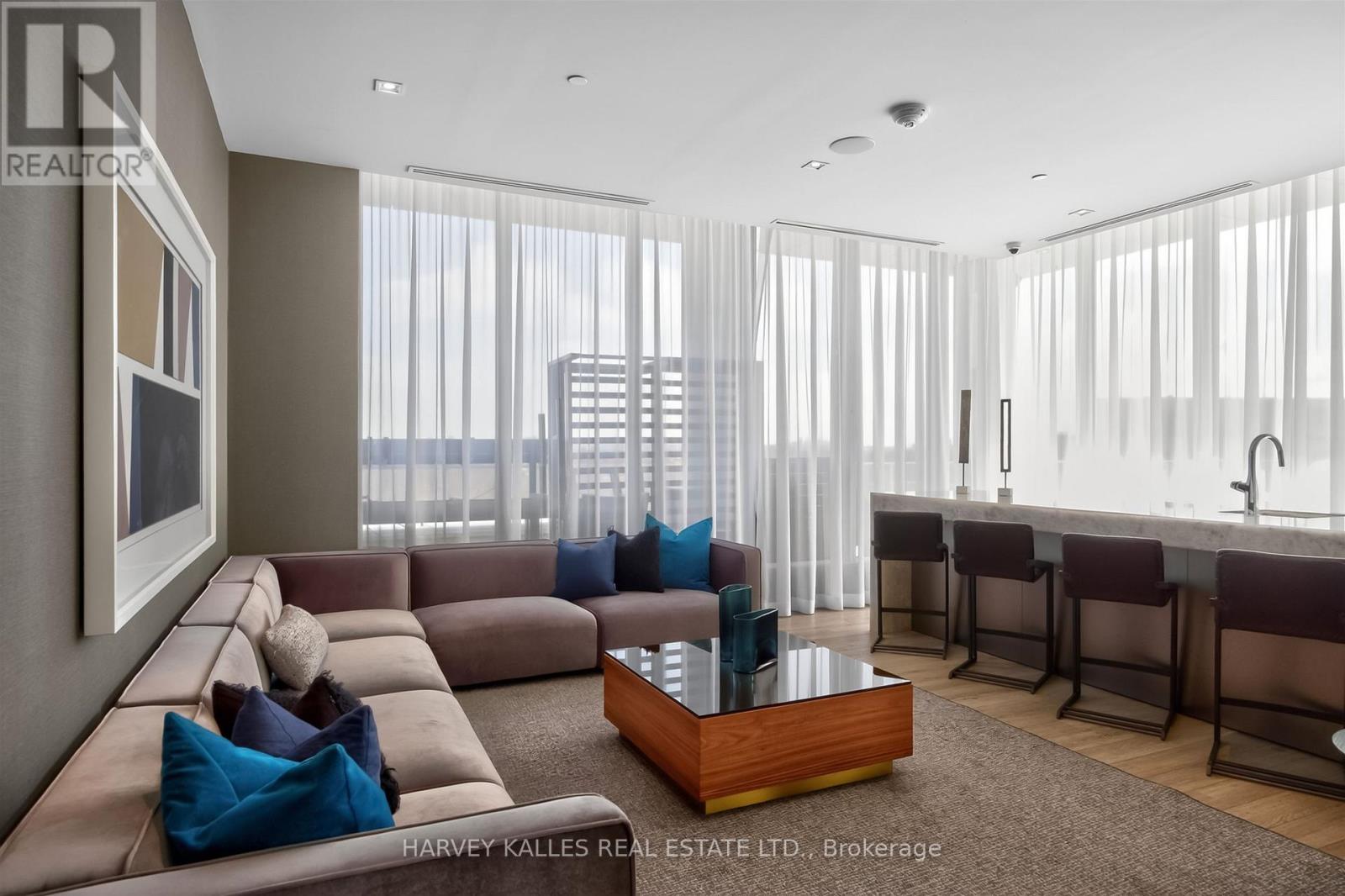 2001 - 20 Brin Drive, Toronto (Edenbridge-Humber Valley), Ontario  M8X 0B2 - Photo 23 - W12977880