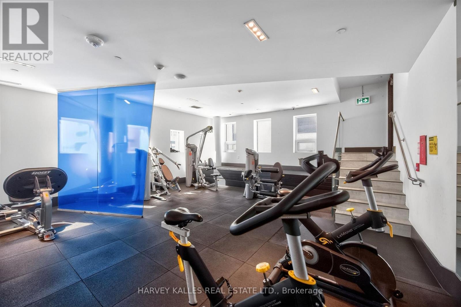 2001 - 20 Brin Drive, Toronto (Edenbridge-Humber Valley), Ontario  M8X 0B2 - Photo 28 - W12977880