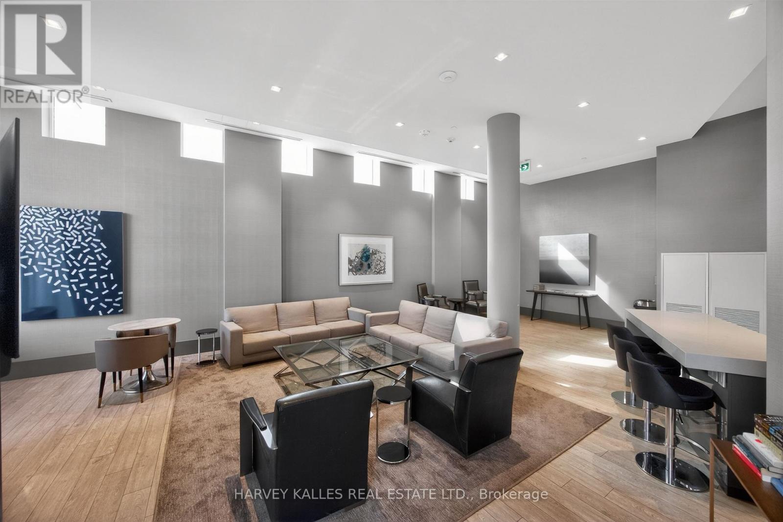 2001 - 20 Brin Drive, Toronto (Edenbridge-Humber Valley), Ontario  M8X 0B2 - Photo 31 - W12977880