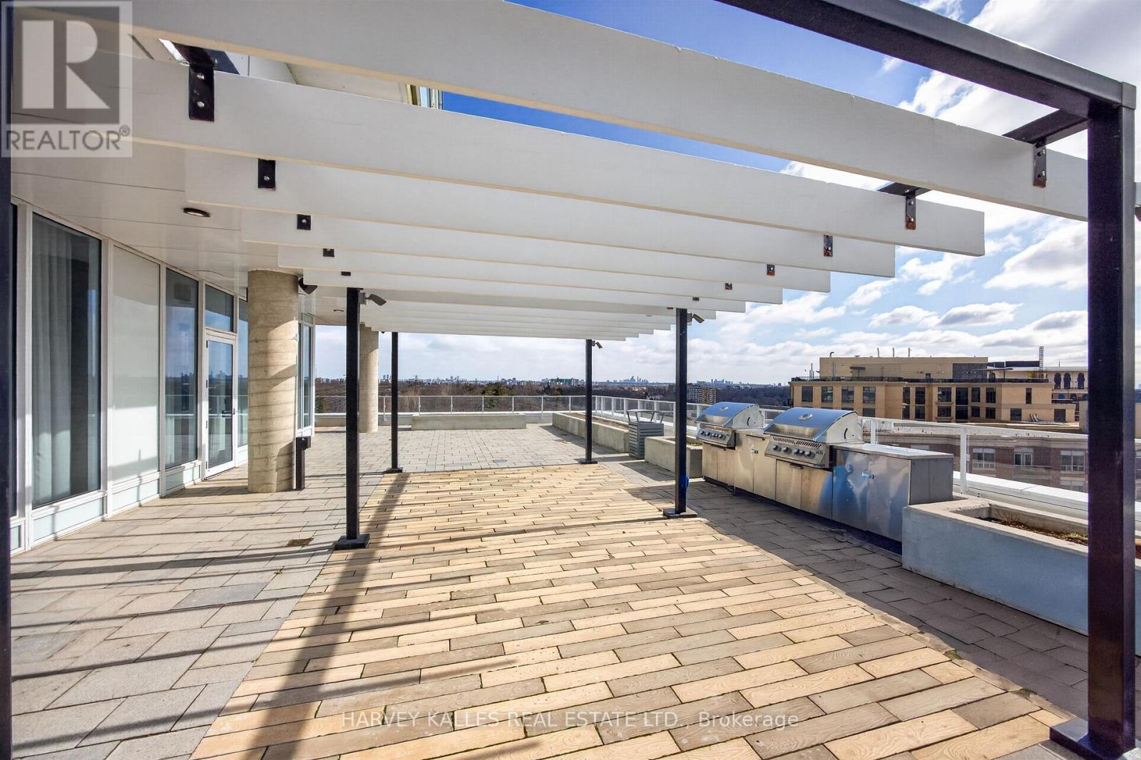 2001 - 20 Brin Drive, Toronto (Edenbridge-Humber Valley), Ontario  M8X 0B2 - Photo 32 - W12977880