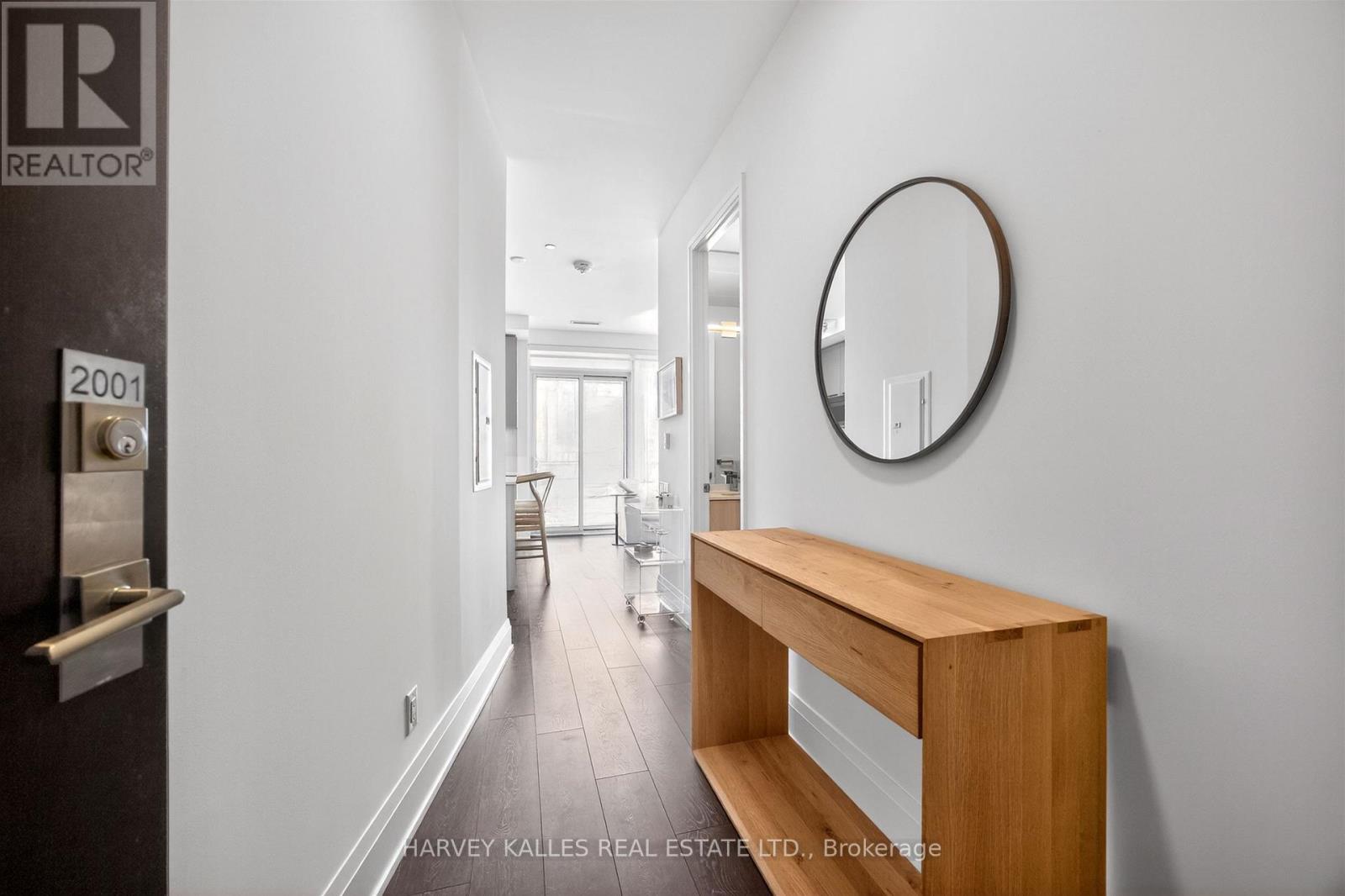 2001 - 20 Brin Drive, Toronto (Edenbridge-Humber Valley), Ontario  M8X 0B2 - Photo 4 - W12977880