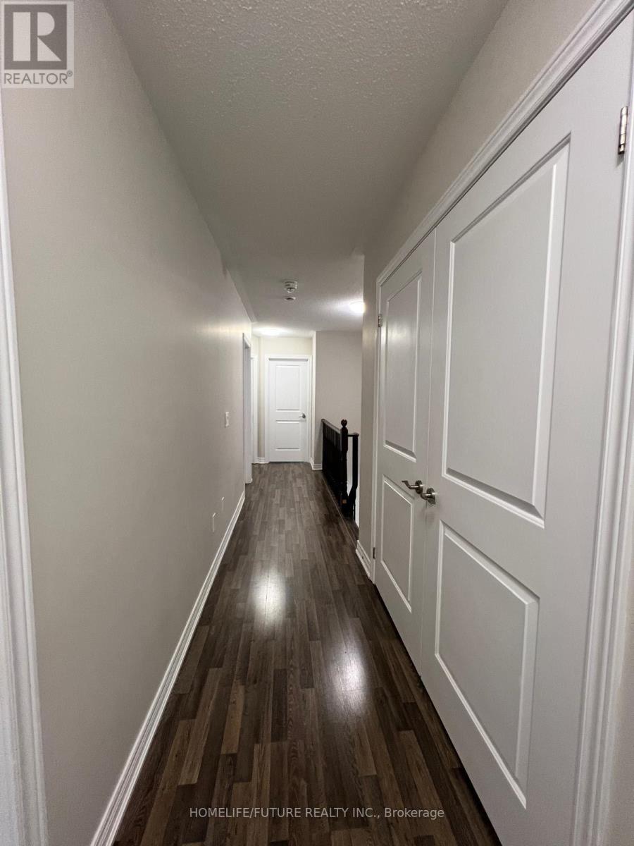 Main & 2nd - 20 Ledger Point Crescent, Brampton, Ontario  L6R 3W3 - Photo 11 - W12917280