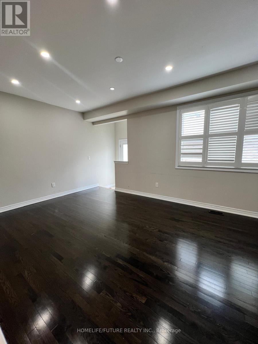 Main & 2nd - 20 Ledger Point Crescent, Brampton, Ontario  L6R 3W3 - Photo 5 - W12917280