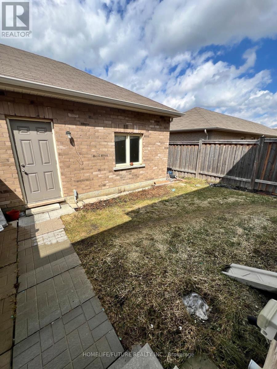 Main & 2nd - 20 Ledger Point Crescent, Brampton, Ontario  L6R 3W3 - Photo 19 - W12917280