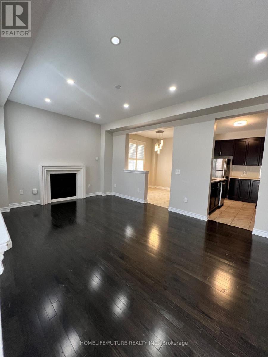 Main & 2nd - 20 Ledger Point Crescent, Brampton, Ontario  L6R 3W3 - Photo 4 - W12917280