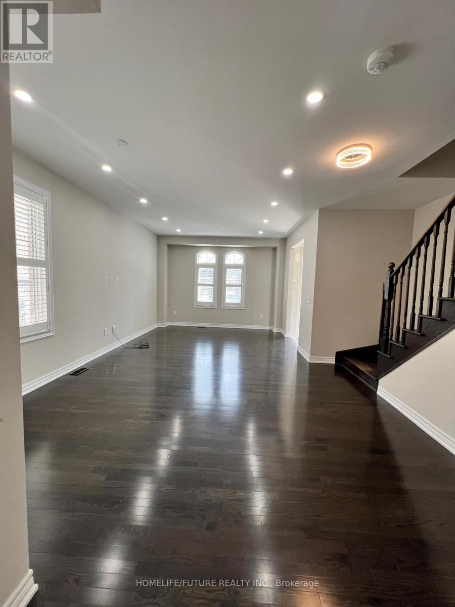 Main & 2nd - 20 Ledger Point Crescent, Brampton, Ontario  L6R 3W3 - Photo 3 - W12917280