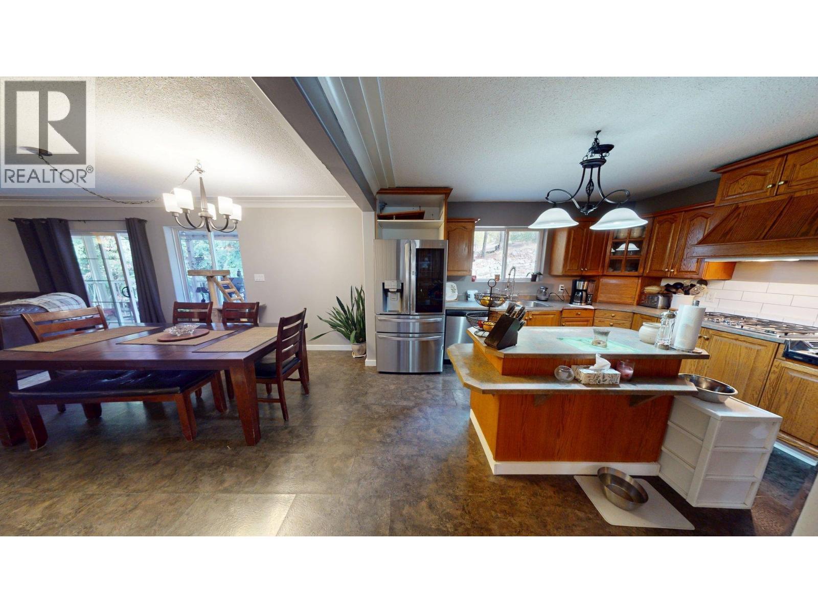 2300 Old Salmo Road, Fruitvale, British Columbia  V0G 1L0 - Photo 14 - 10342544